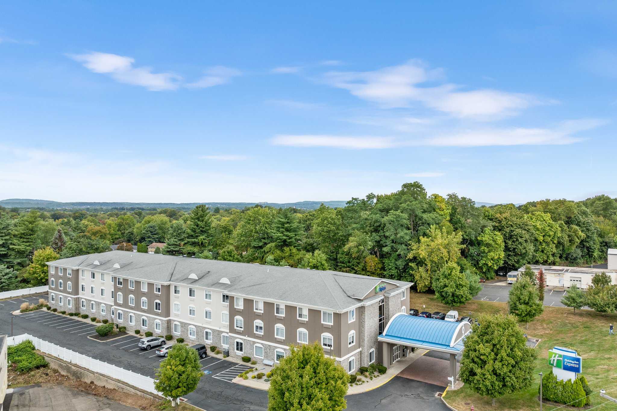 Holiday Inn Express Newington in Newington, CT