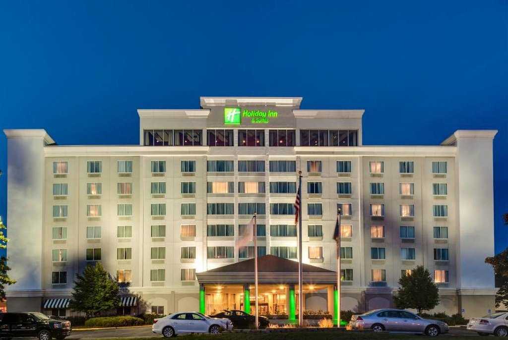 Holiday Inn & Suites Overland Park-West in Overland Park, KS