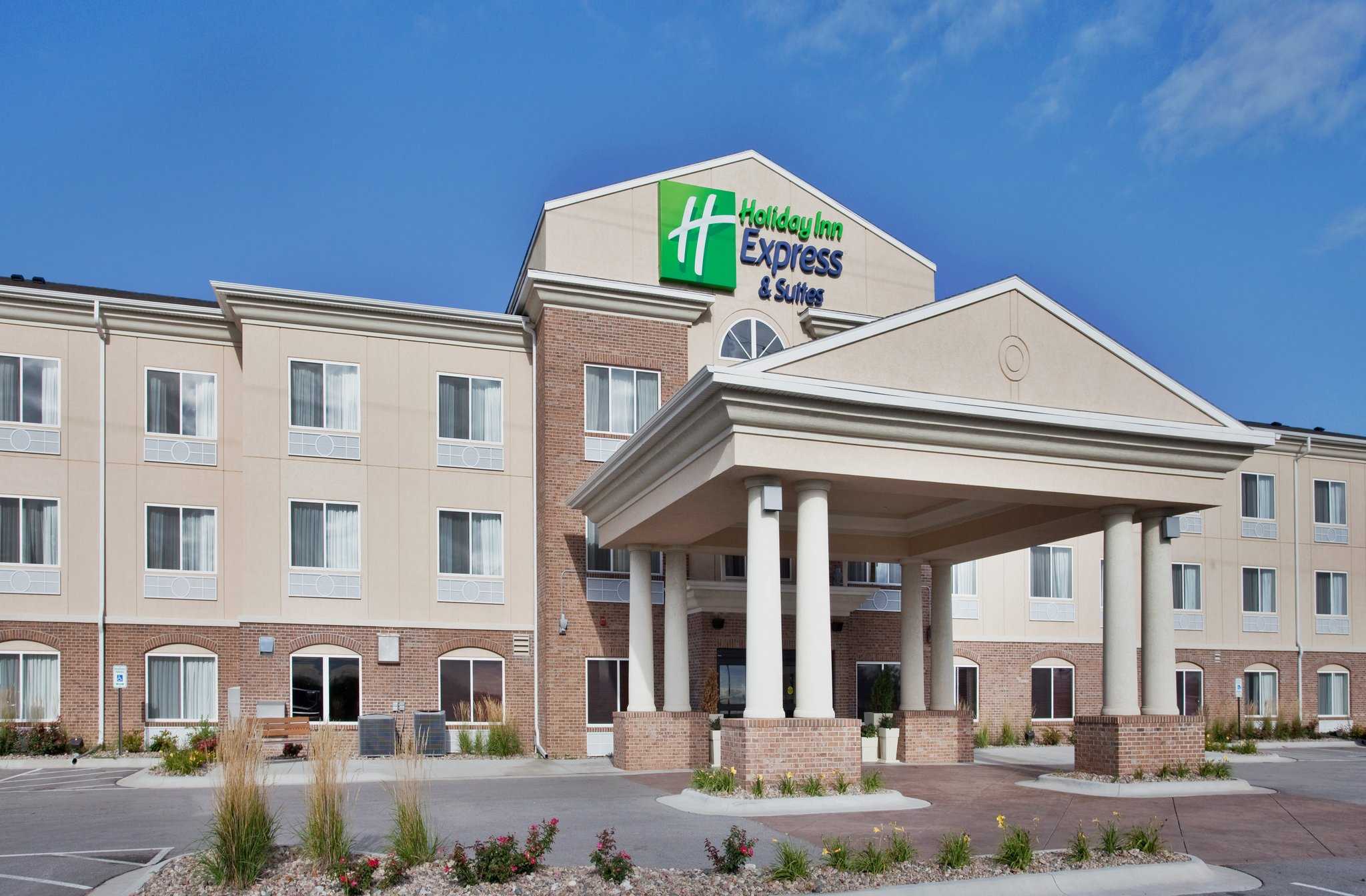 Holiday Inn Express Hotel & Suites Cherry Hills in Омаха, NE