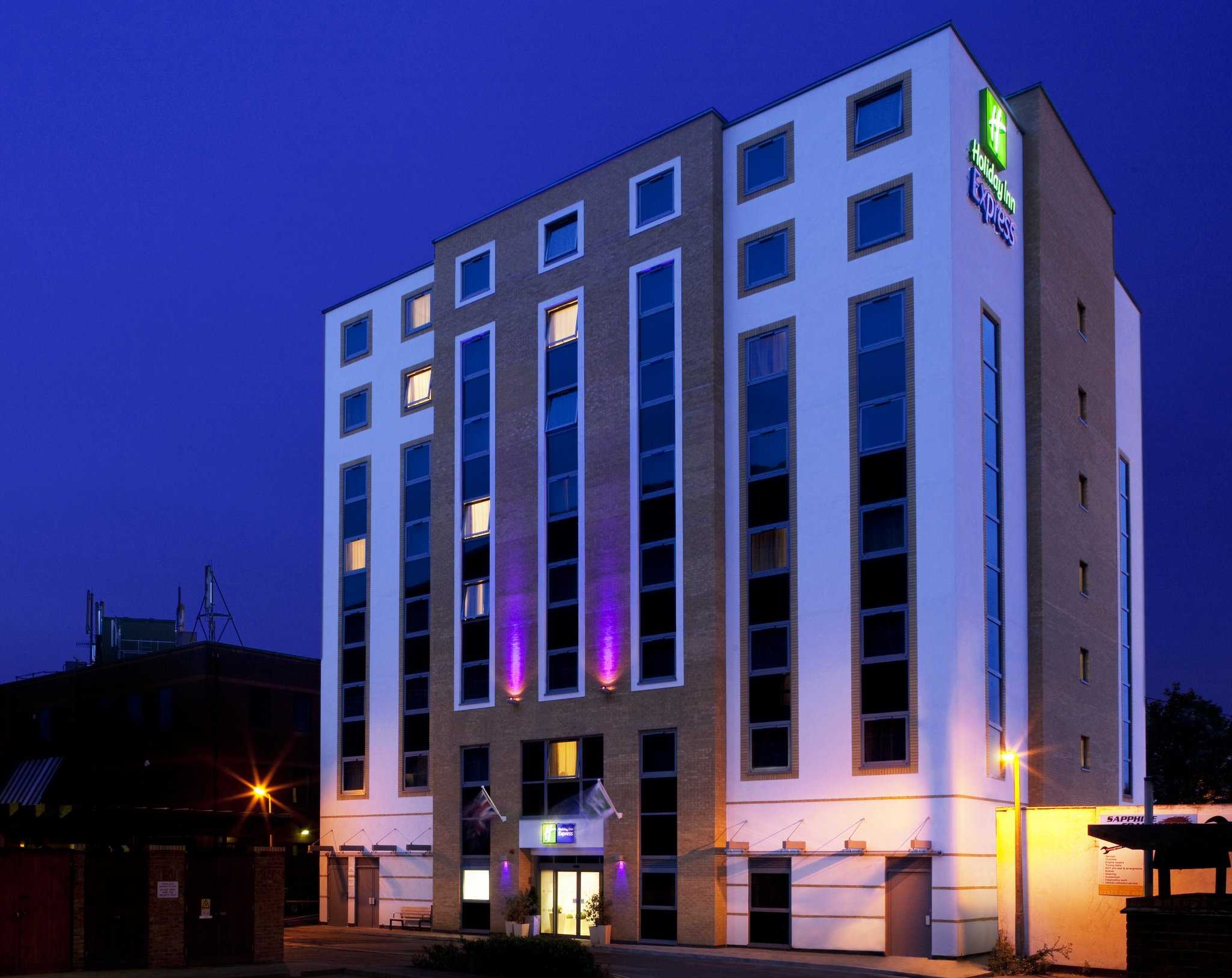 Holiday Inn Express London-Watford Junction in Watford, GB1