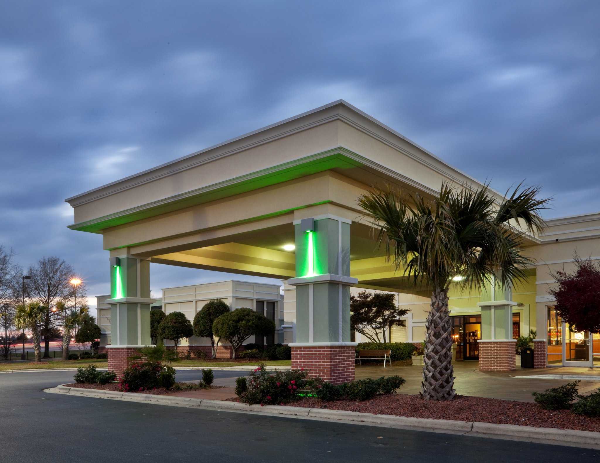 Holiday Inn Lumberton North - I-95 in Lumberton, NC