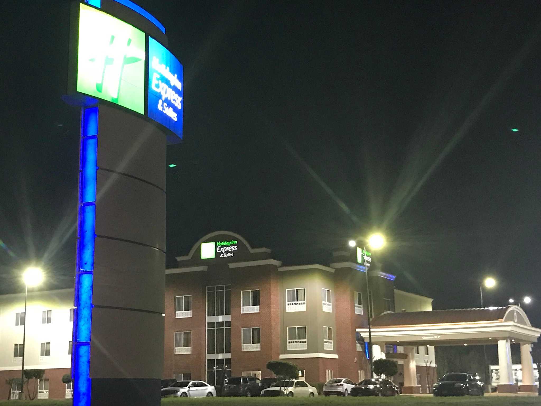 Holiday Inn Express Hotel & Suites Canton in カントン, MS