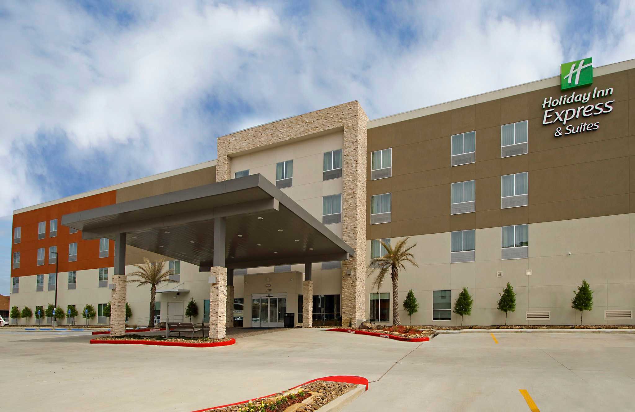 Holiday Inn Express & Suites Lake Charles South Casino Area in Lake Charles, LA