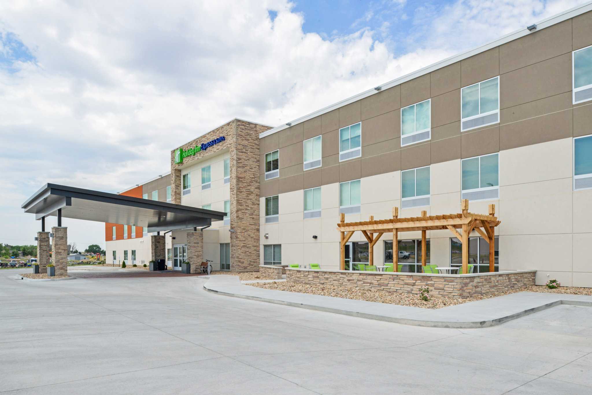 Holiday Inn Express  and Suites Chadron in 查德龍, NE