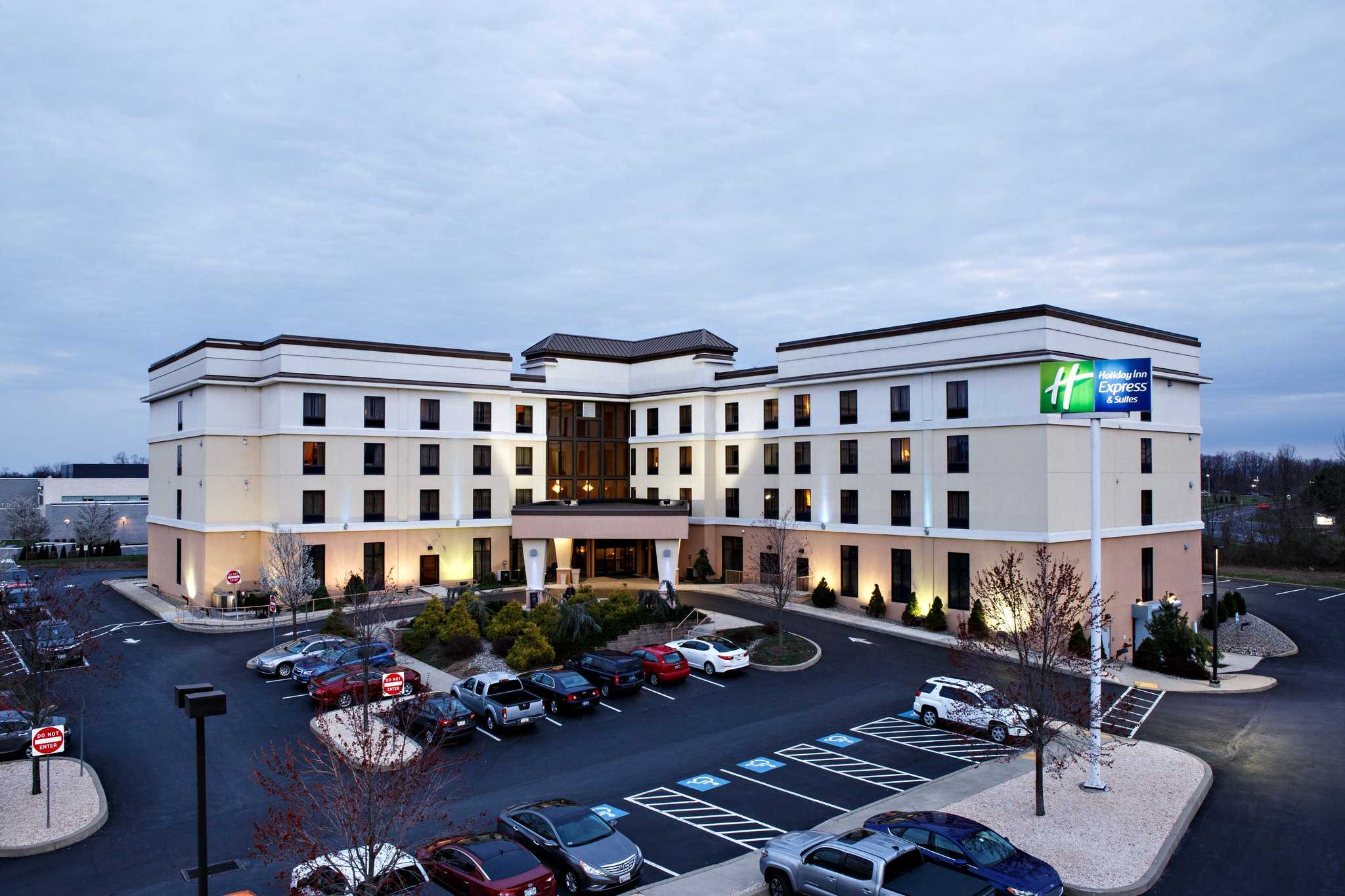 Holiday Inn Express & Suites Harrisburg W - Mechanicsburg in Mechanicsburg, PA