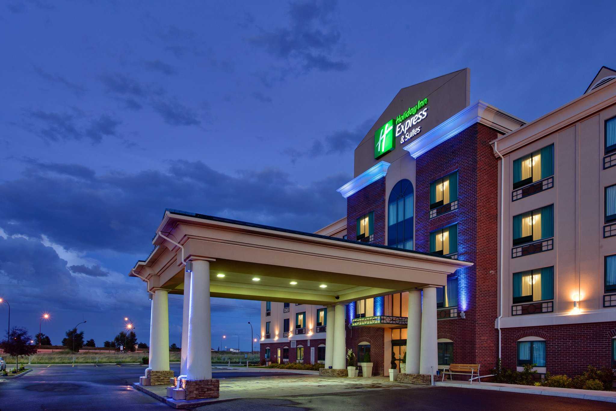 Holiday Inn Express Hotel & Suites Medicine Hat Transcanada Hwy 1 in Medicine Hat, AB