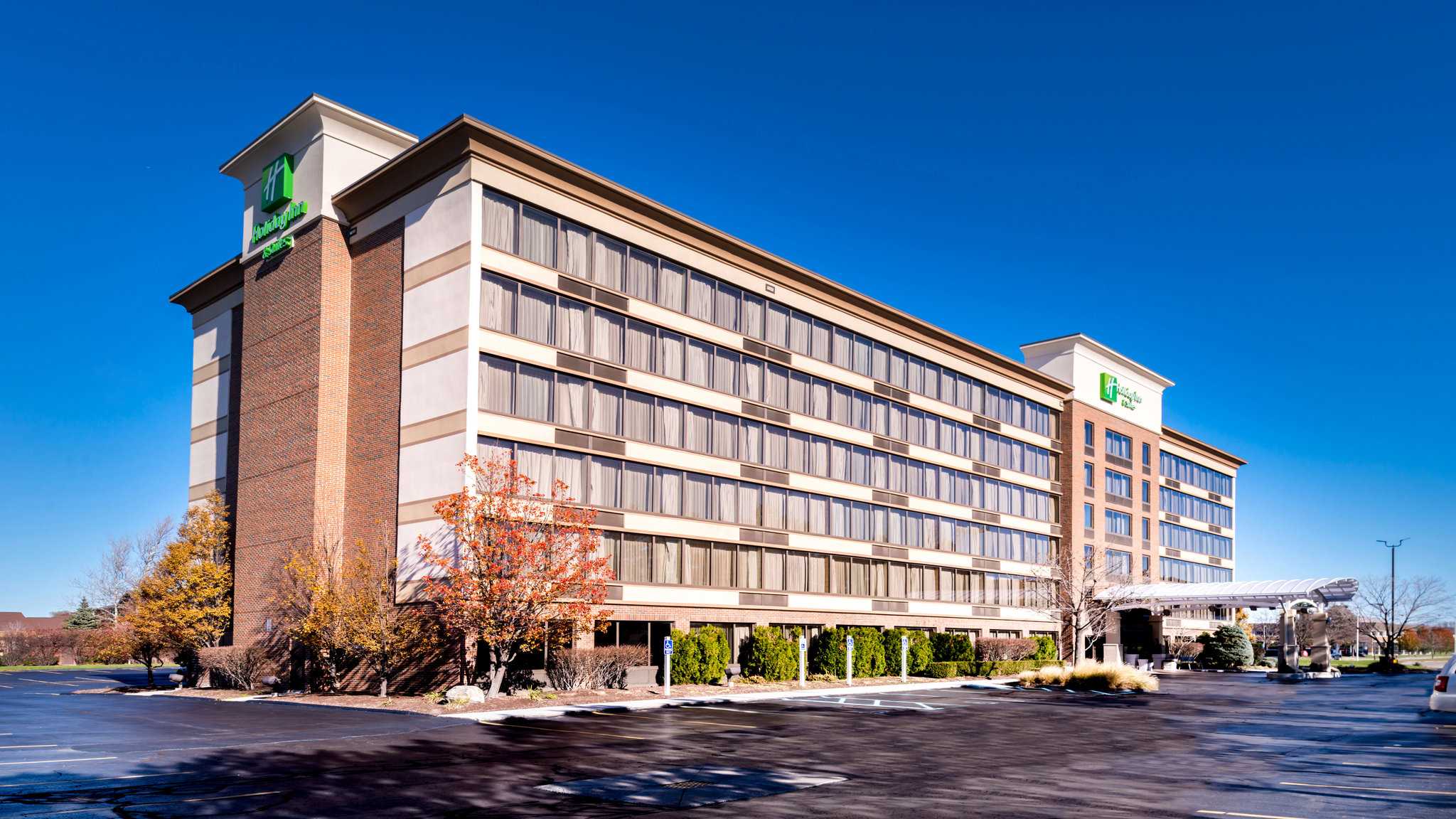 Holiday Inn & Suites Warren in วอร์เรน, MI