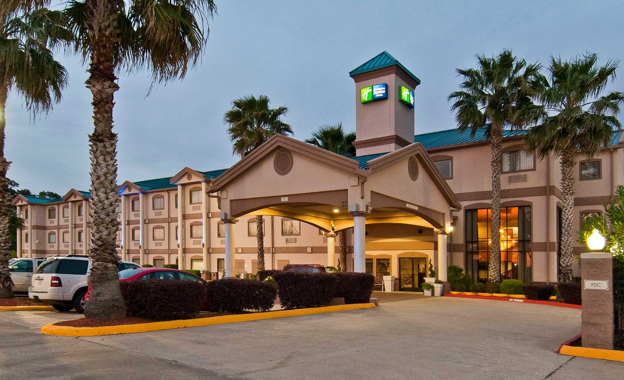 Holiday Inn Express & Suites Lake Charles in Lake Charles, LA