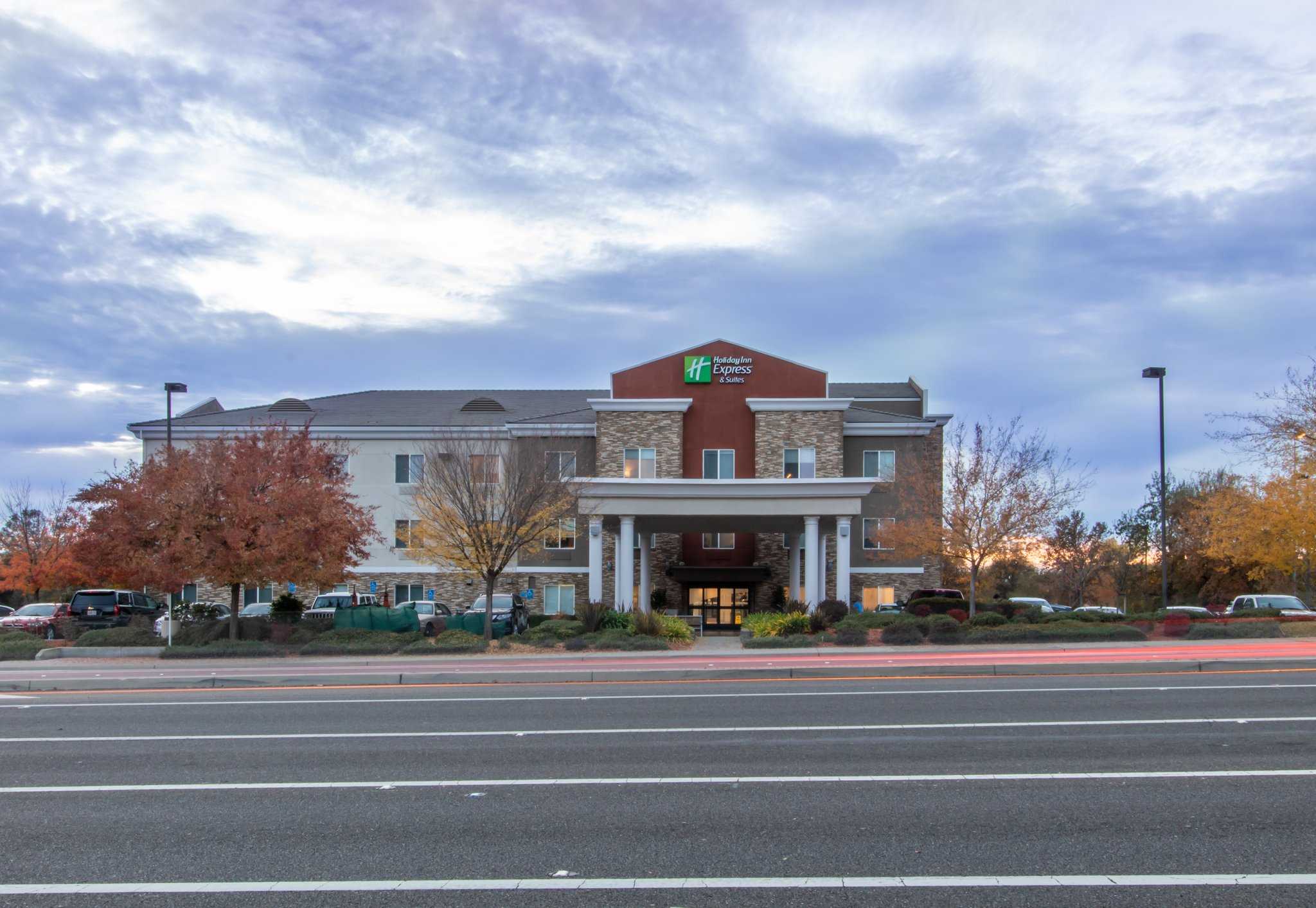 Holiday Inn Express Hotel & Suites Roseville - Galleria Area in Roseville, CA