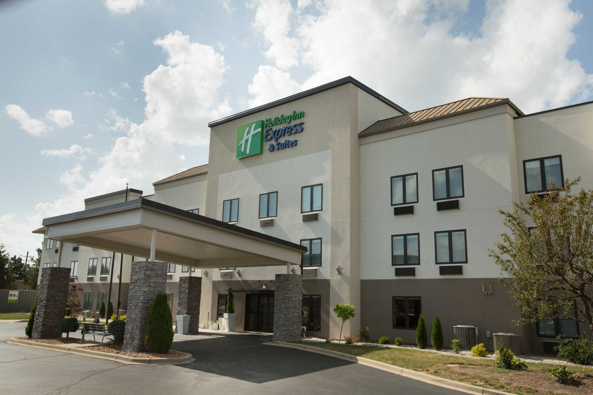 Holiday Inn Express Hotel & Suites Madison in Madison, IN