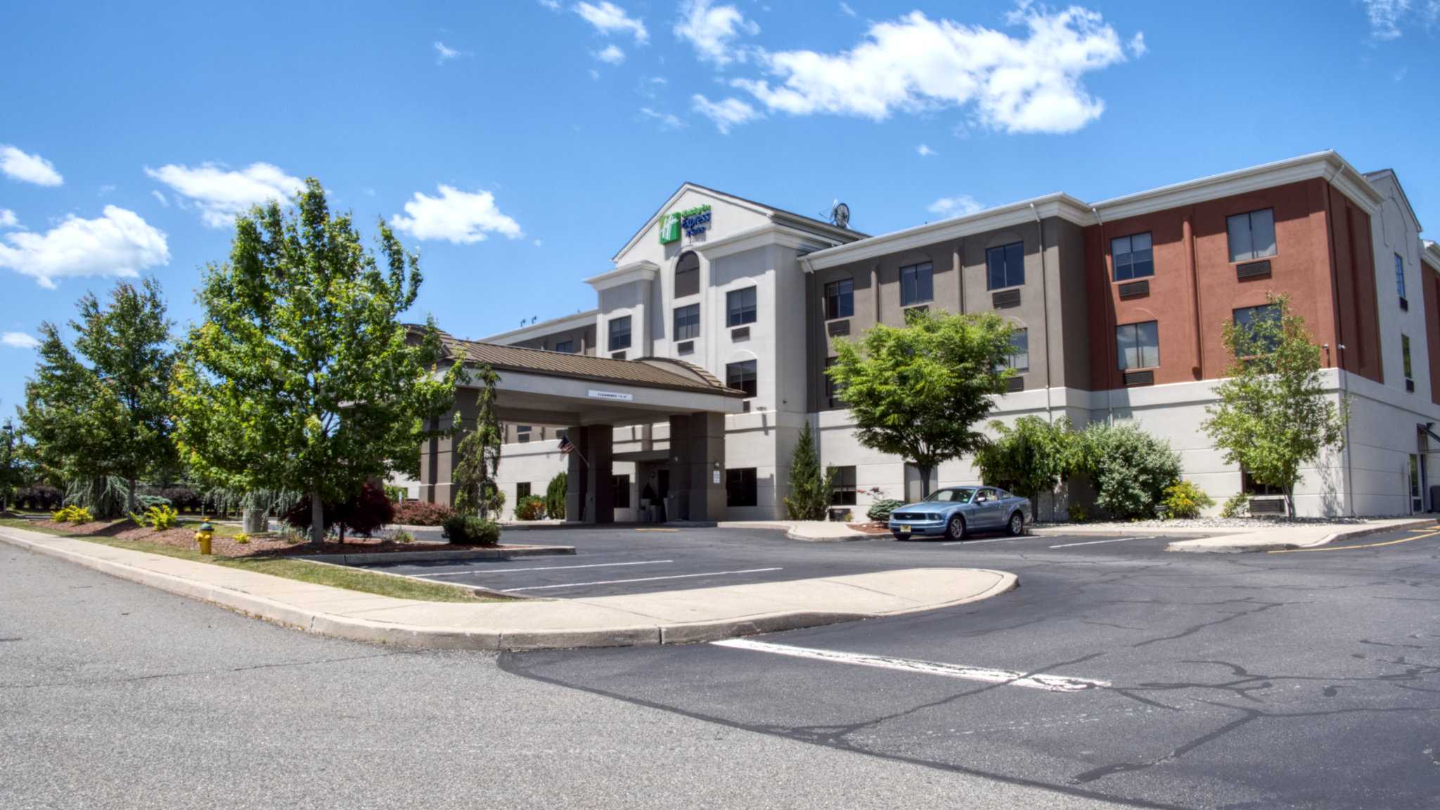 Holiday Inn Express Hotel & Suites Newton Sparta in Newton, NJ