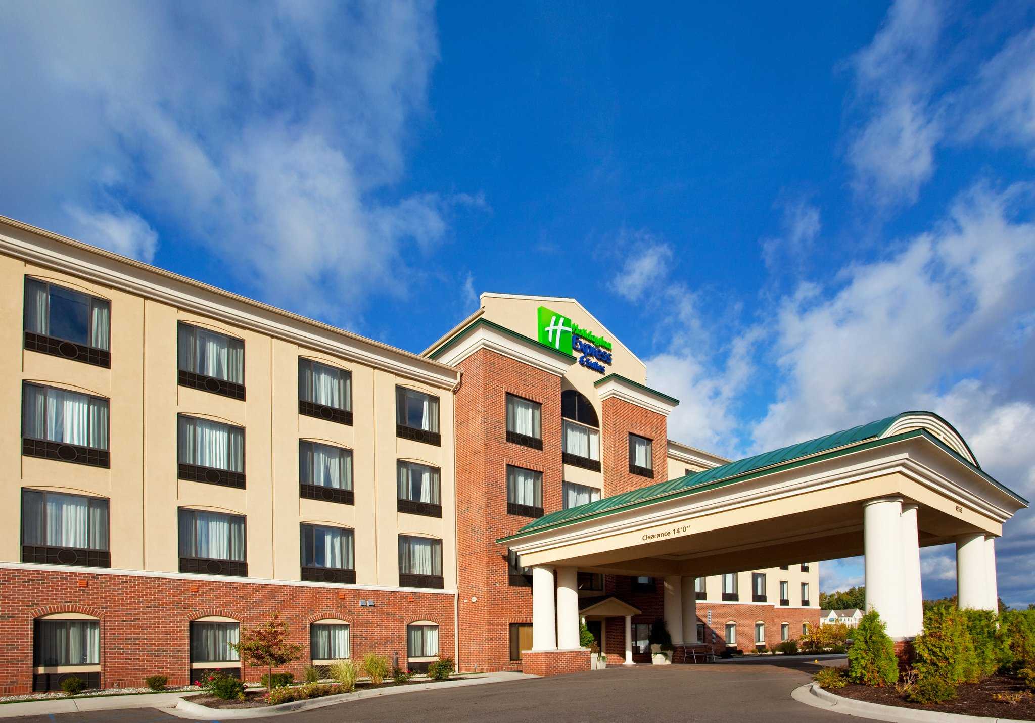 Holiday Inn Express Hotel & Suites Detroit - Utica in 尤蒂卡, MI