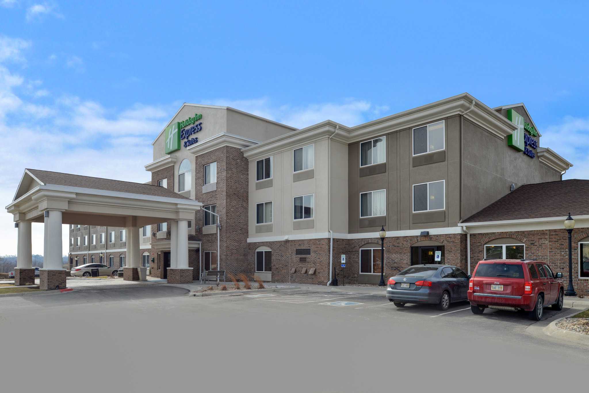 Holiday Inn Express Hotel & Suites Omaha West in Omaha, NE