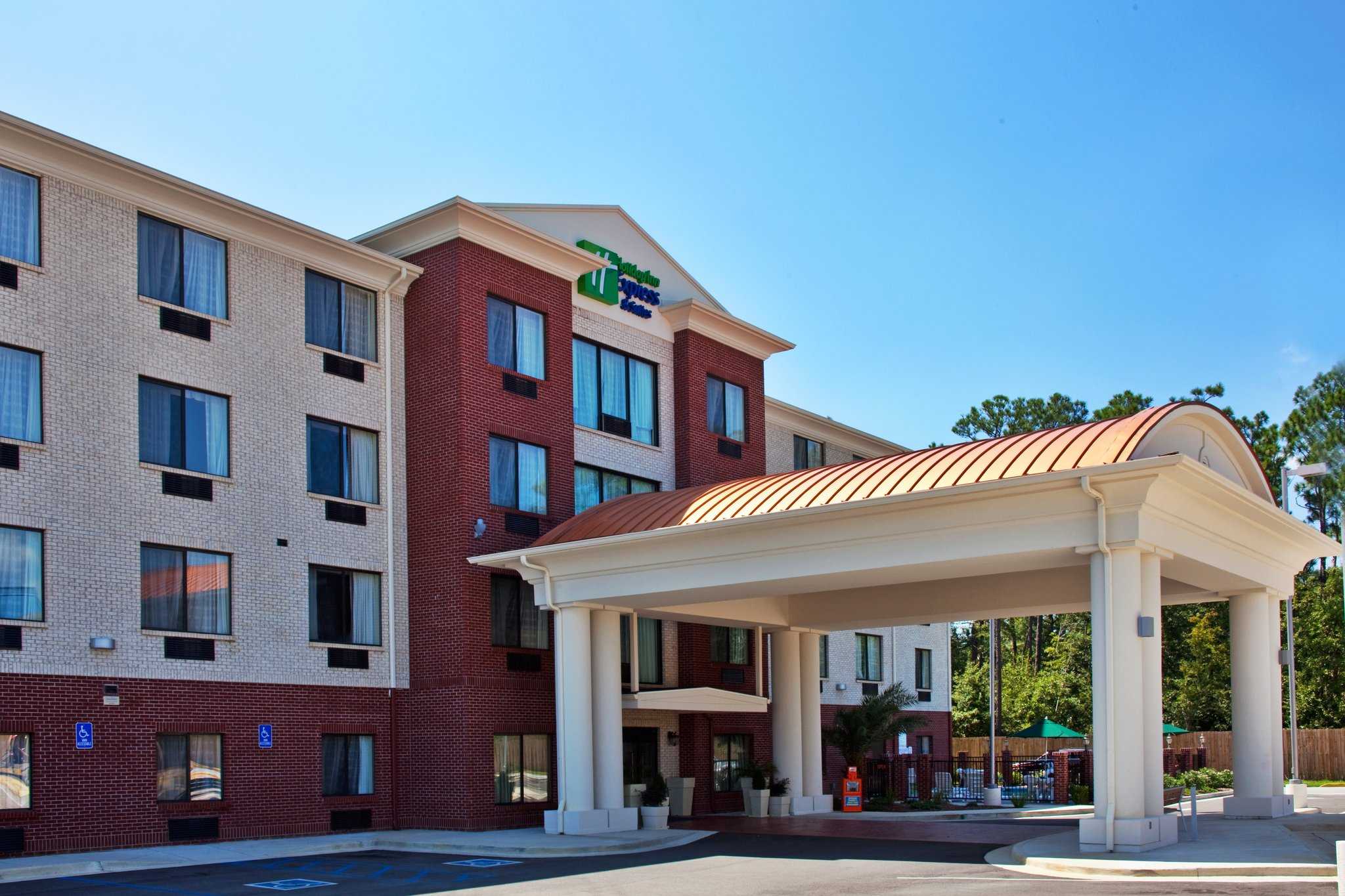 Holiday Inn Express Hotel & Suites Biloxi-Ocean Springs in Ocean Springs, MS