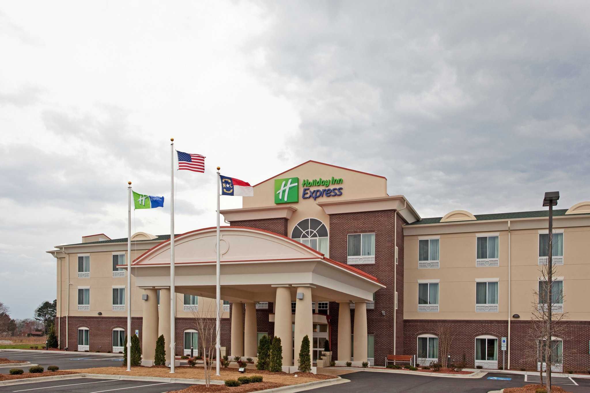 Holiday Inn Express Pembroke in Pembroke, NC