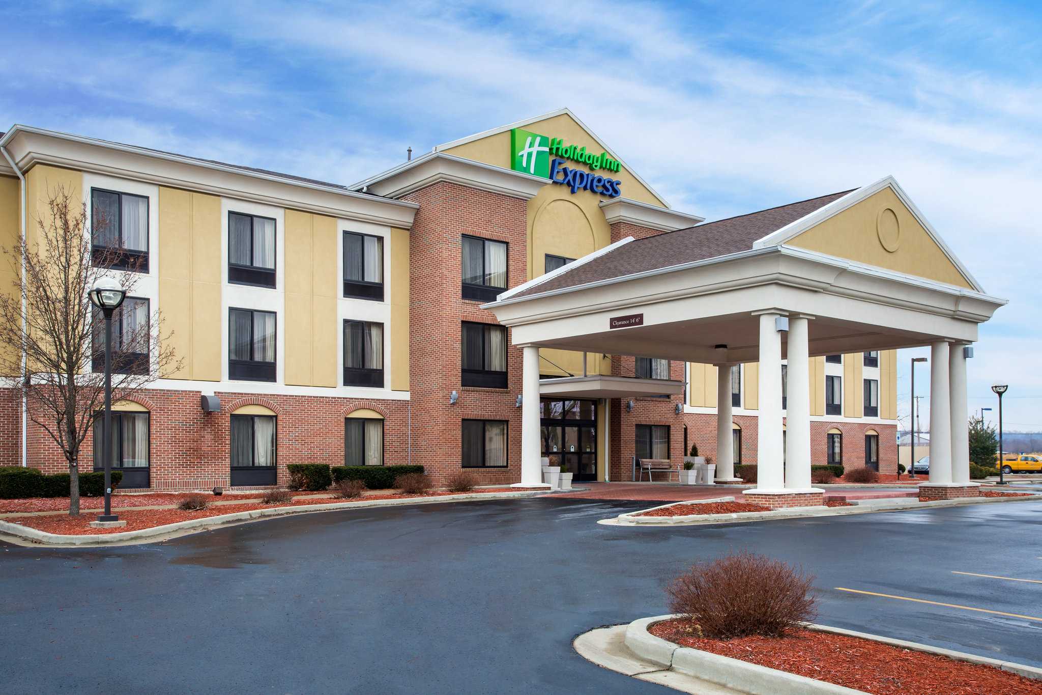 Holiday Inn Express Hotel & Suites Martinsville in Martinsville, IN