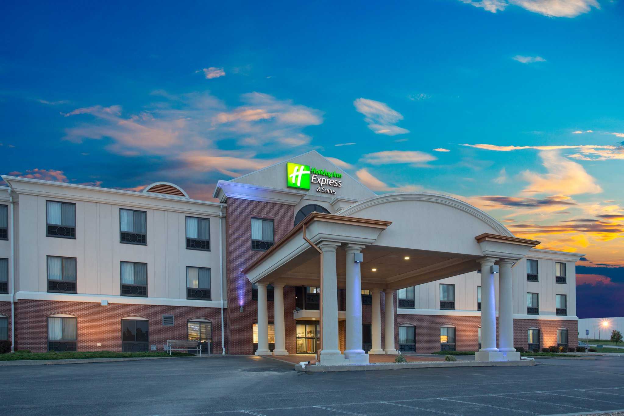 Holiday Inn Express Hotel & Suites Concordia US81 in Concordia, KS