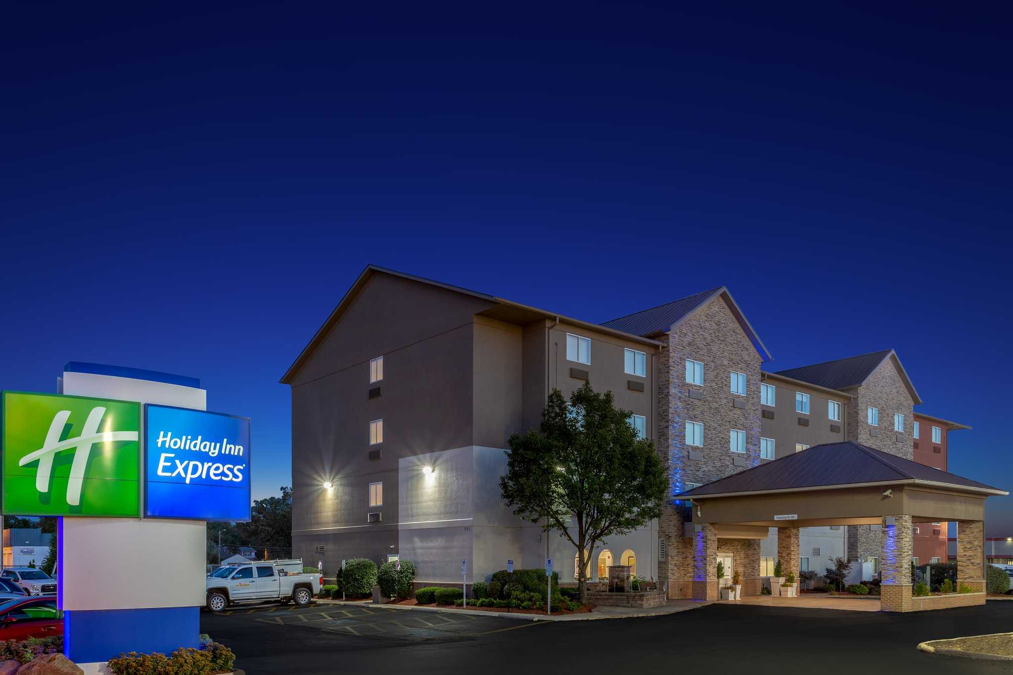 Holiday Inn Express Hotel & Suites Ex I-71/Oh State Fair/Expo Ctr in Colomb, OH