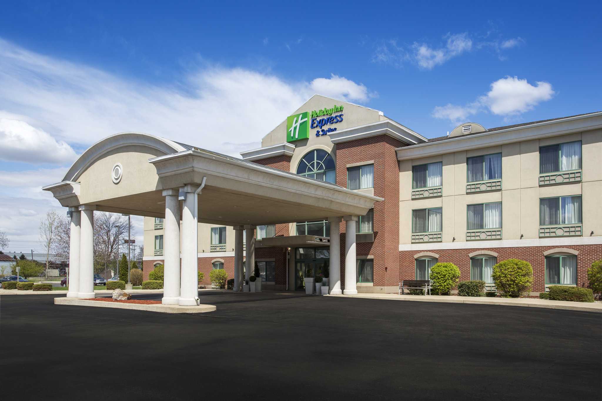 Holiday Inn Express & Suites Kalamazoo in Kalamazoo, MI