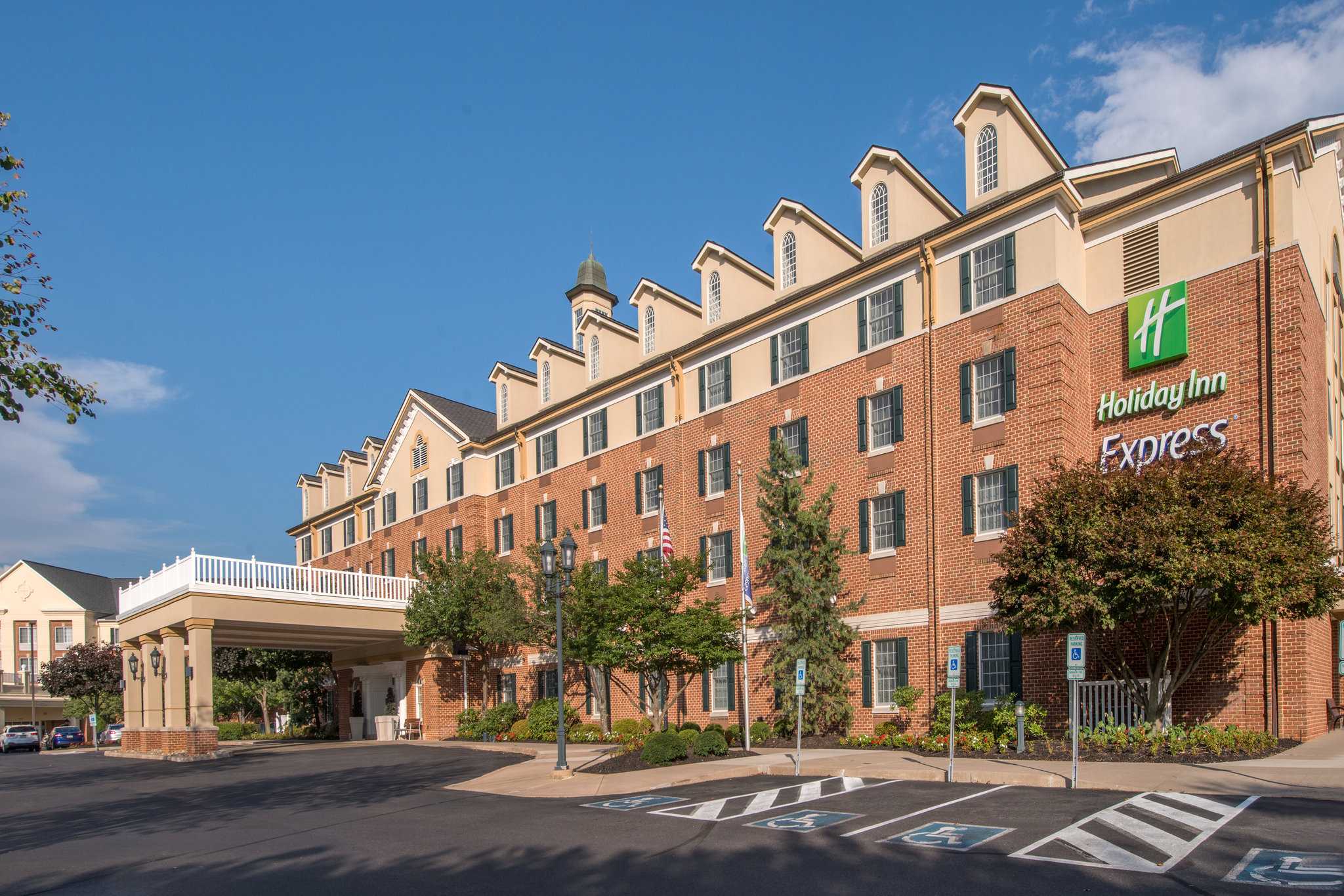 Holiday Inn Express State College @Williamsburg Sq in State College, PA