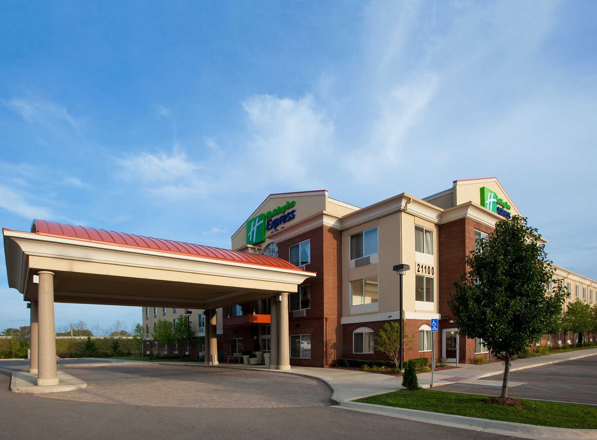 Holiday Inn Express Hotel & Suites Detroit - Farmington Hills in 노스빌, MI