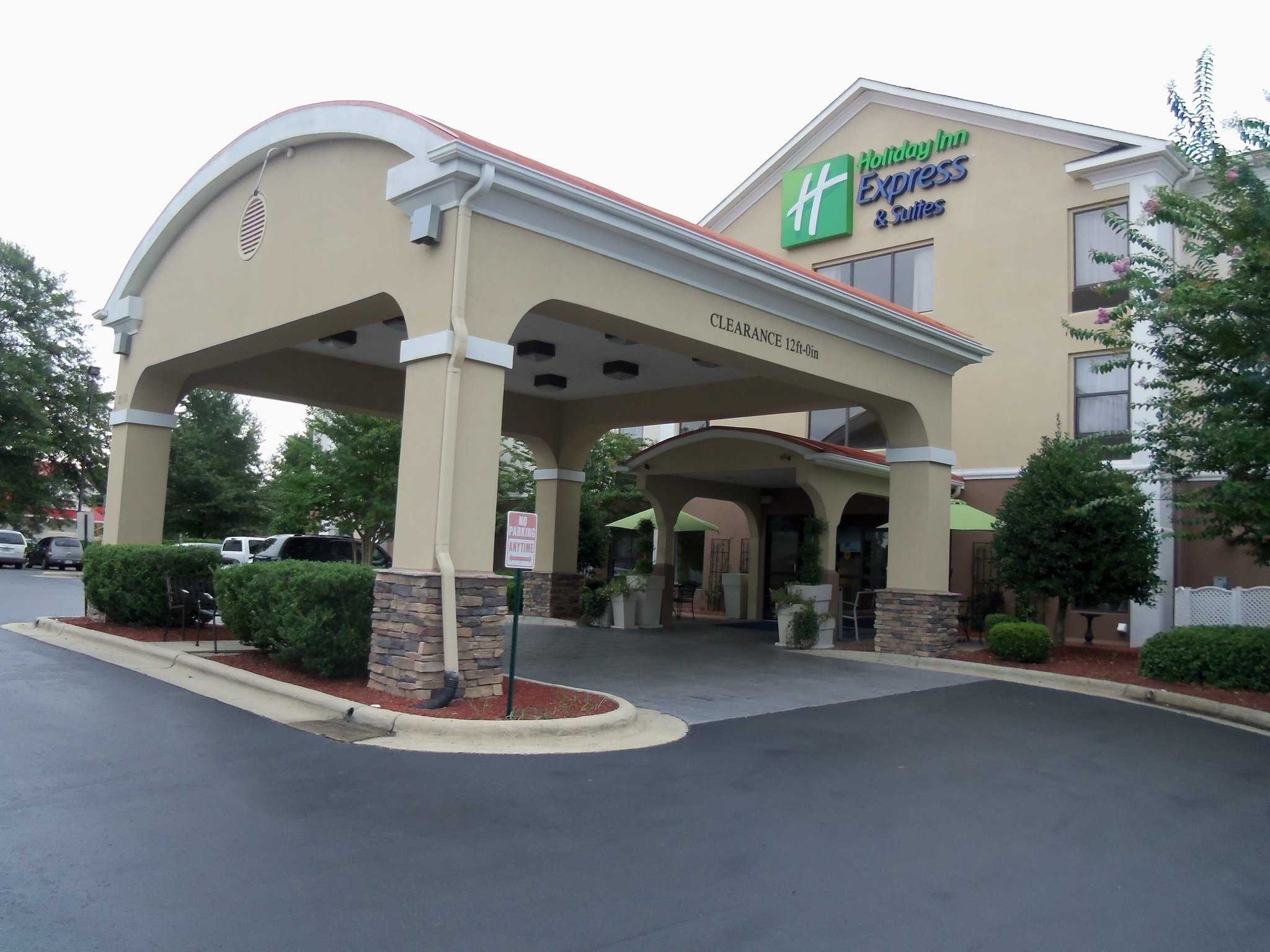 Holiday Inn Express Hotel & Suites Sanford in Sanford, NC