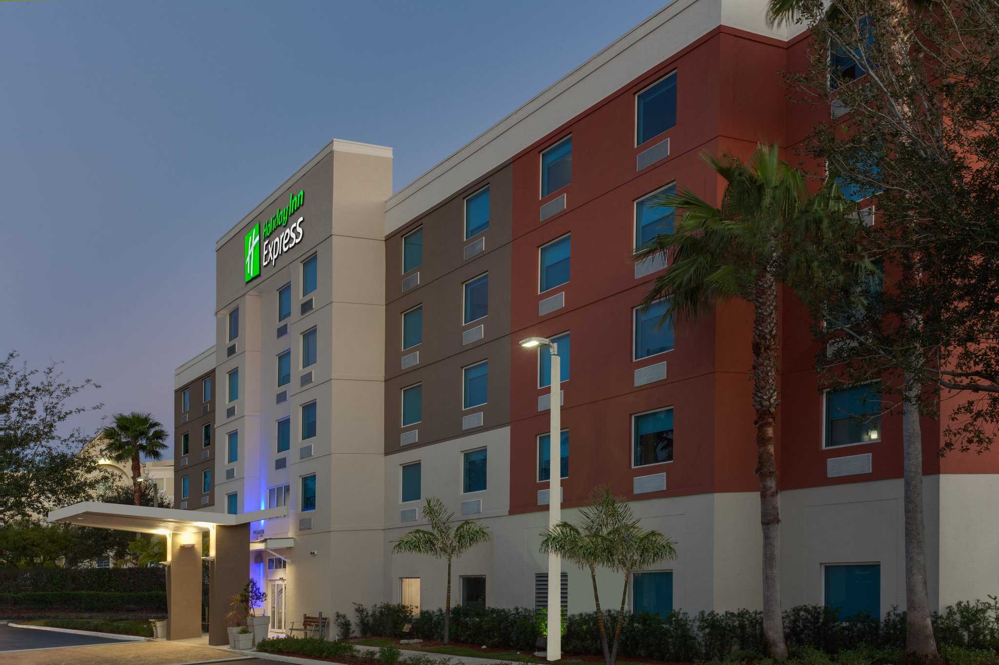 Holiday Inn Express & Suites Ft. Lauderdale Airport/Cruise in 포트 로더데일, FL