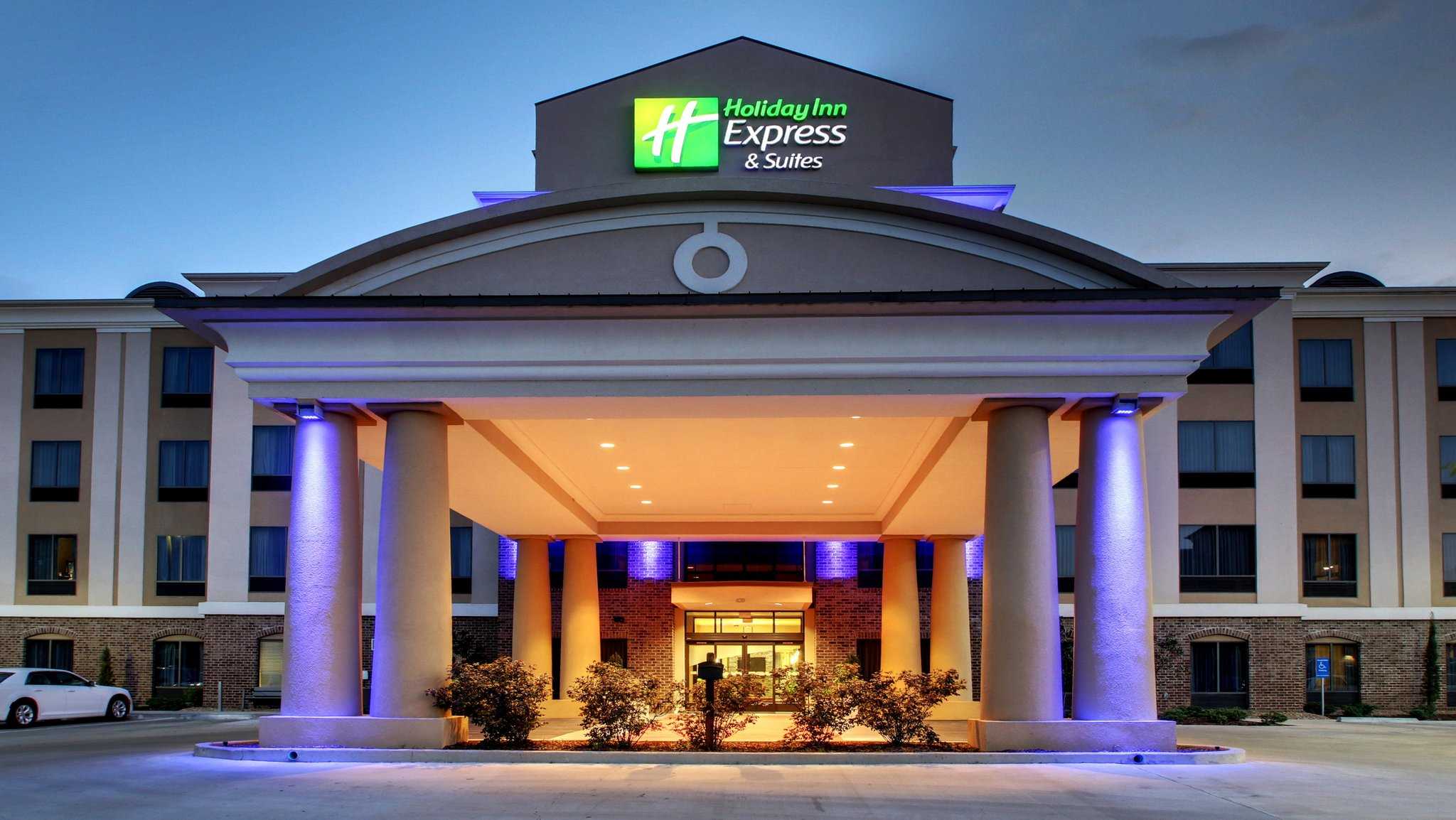 Holiday Inn Express Hotel & Suites Natchez South West in Natchez, MS