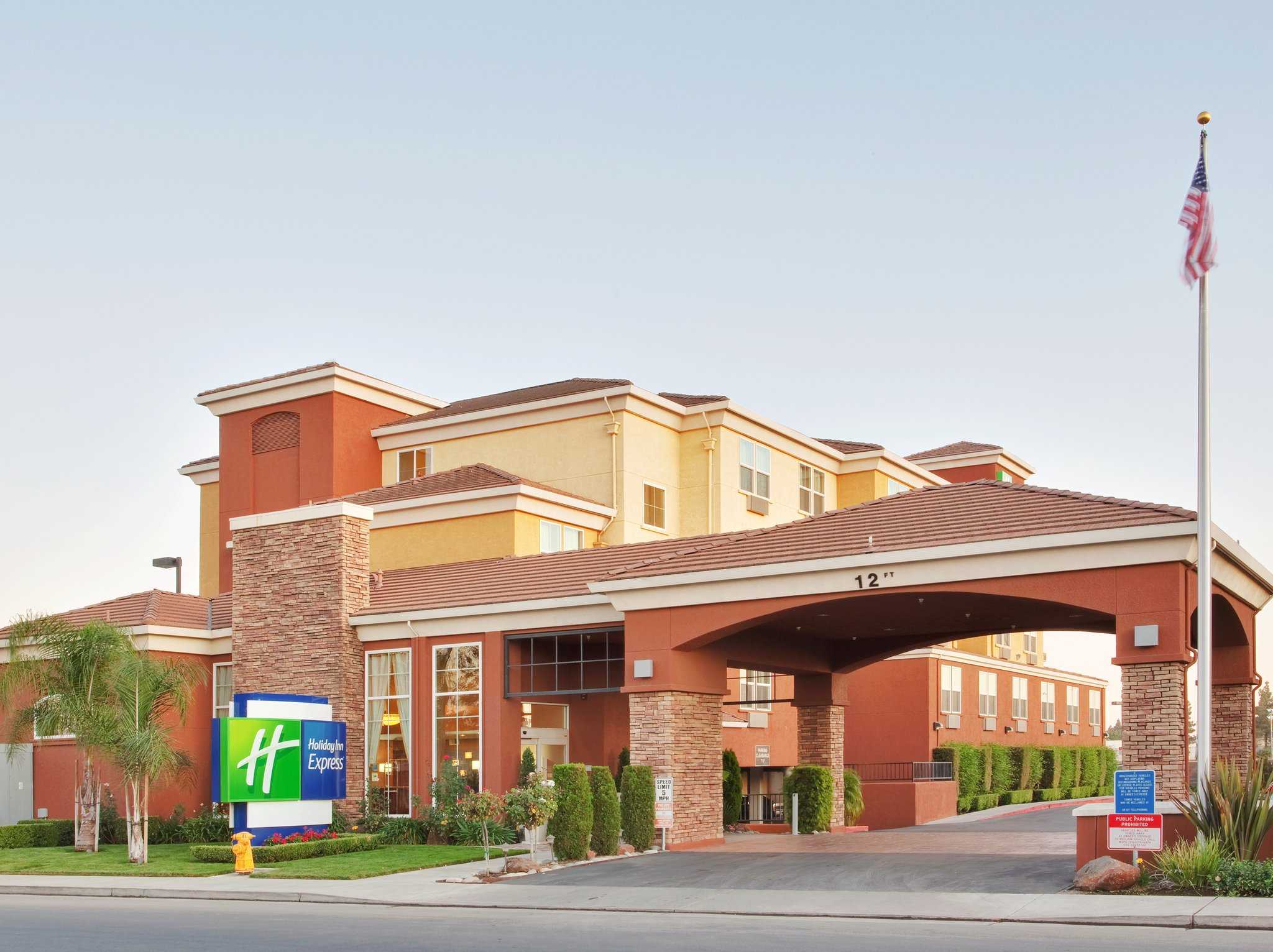 Holiday Inn Express Sacramento - Capitol Area in Западный Сакраменто, CA