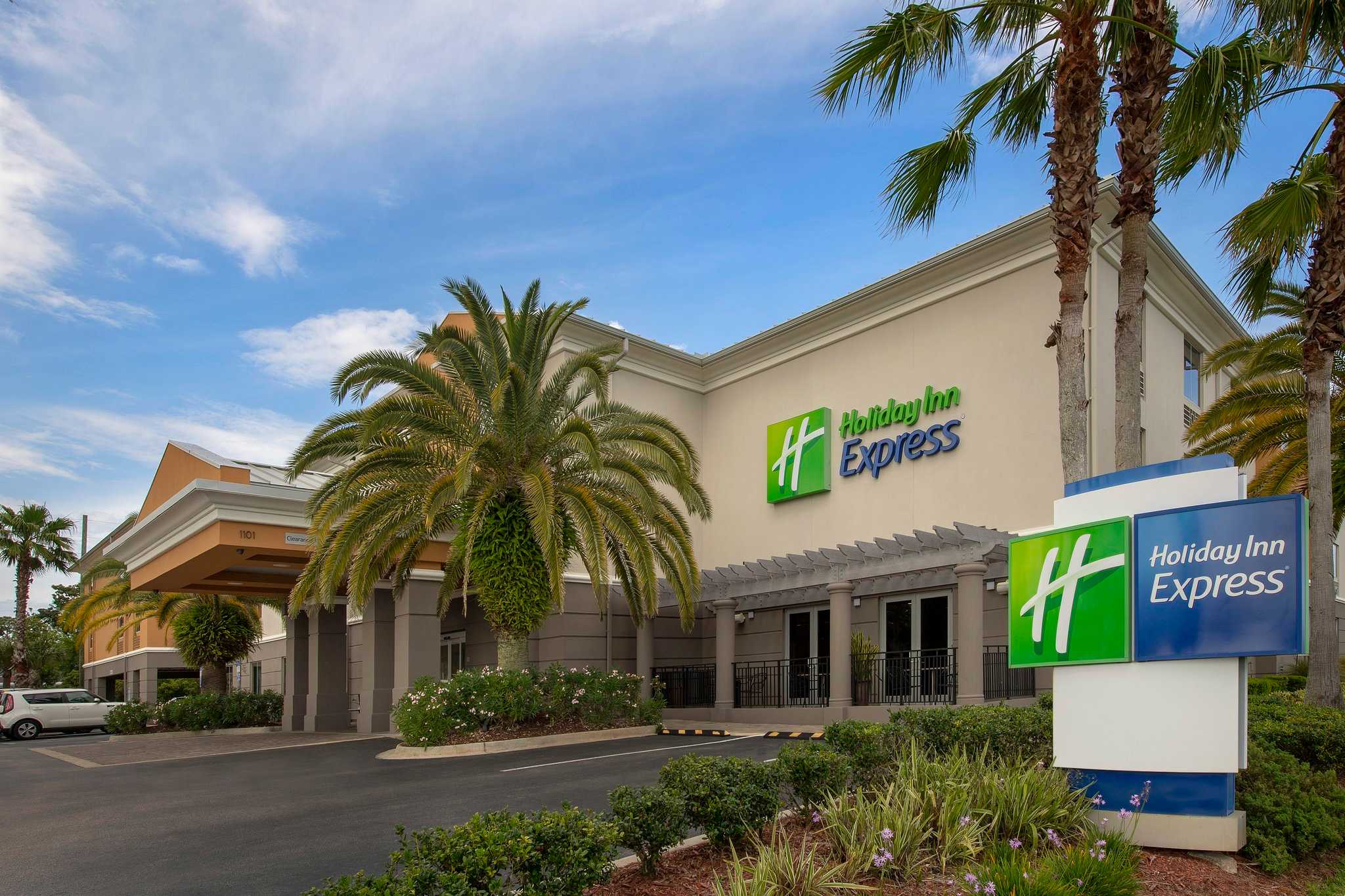 Holiday Inn Express Jacksonville Beach in Jacksonville Beach, FL