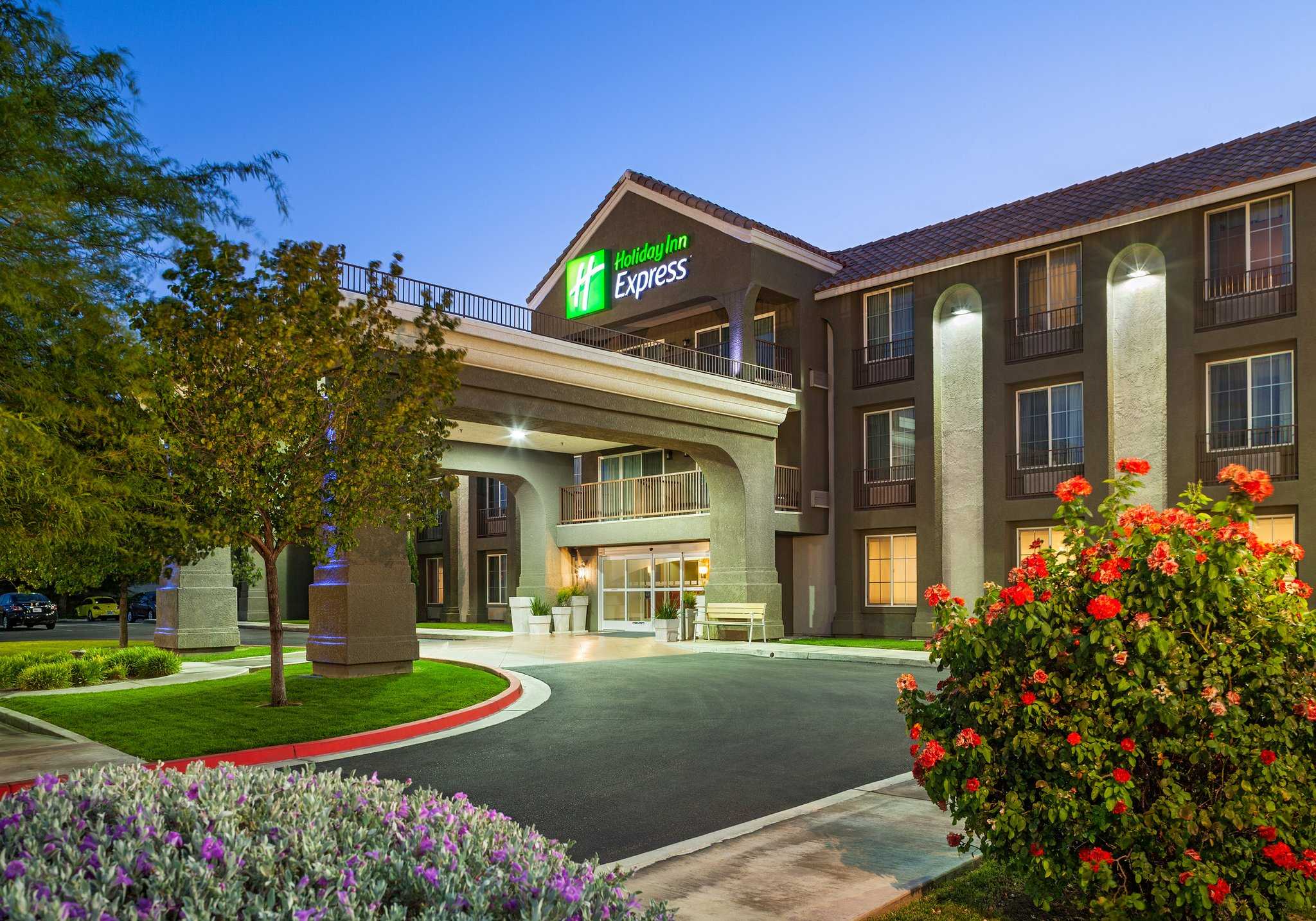 Holiday Inn Express Lancaster in Lancaster, CA