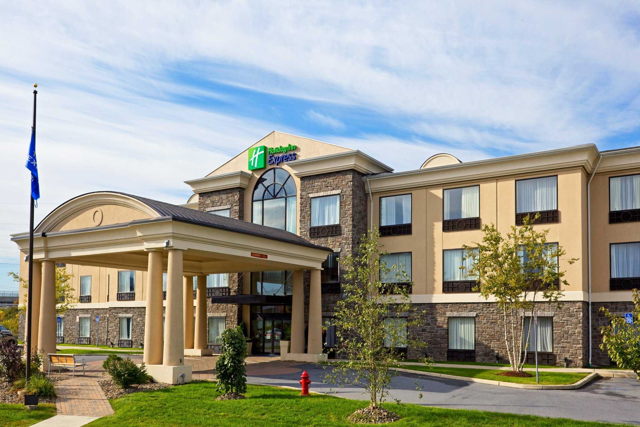 Holiday Inn Express & Suites Chester-Monroe-Goshen in Middletown, NY