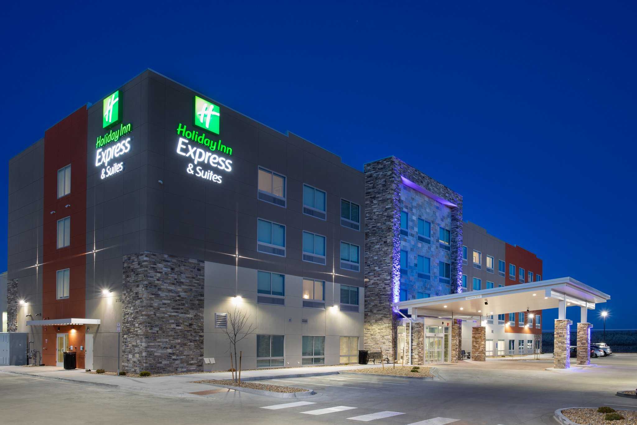 Holiday Inn Express & Suites Denver NE - Brighton in Брайтон, CO