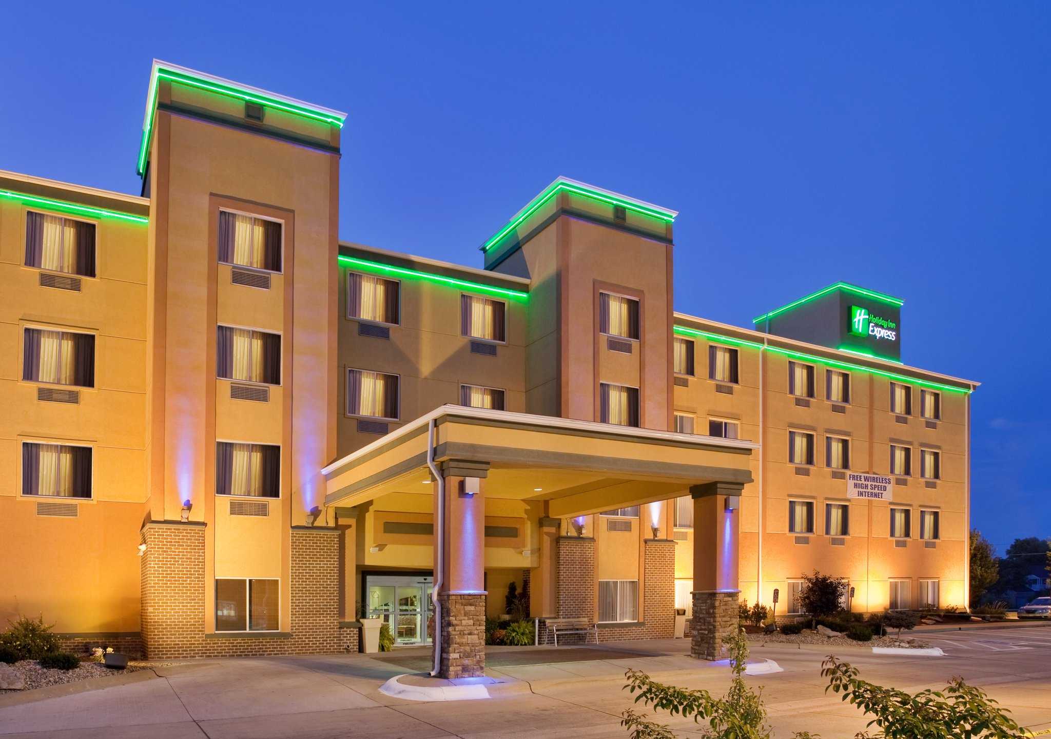 Holiday Inn Express Fremont in Фримонт, NE