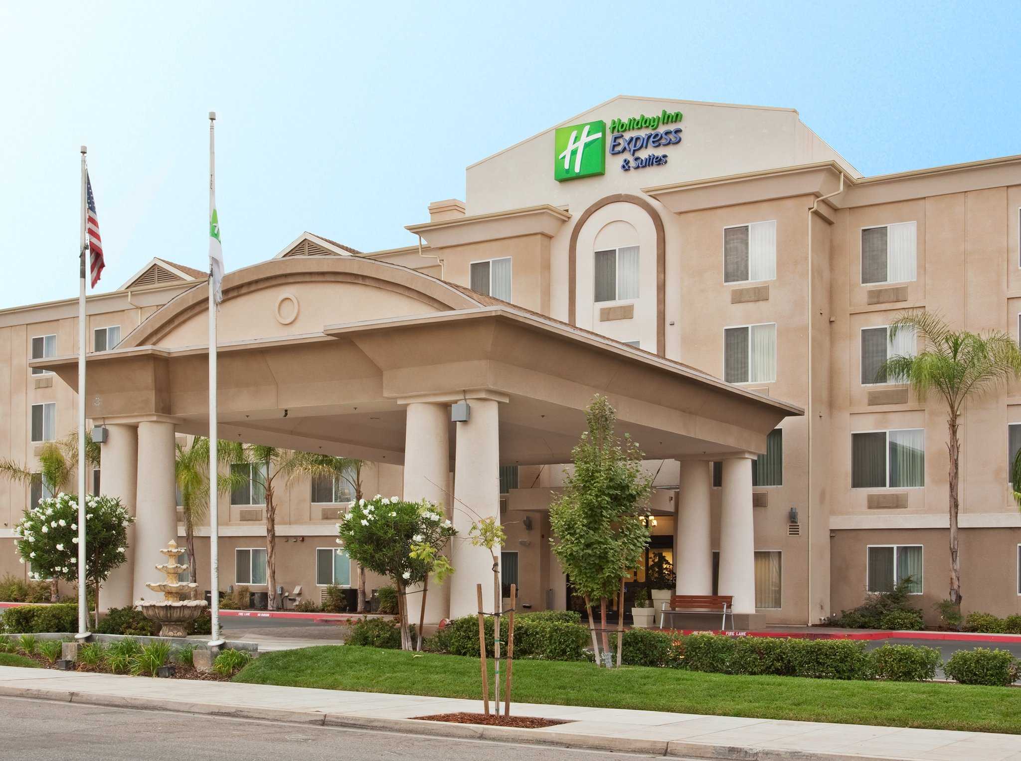 Holiday Inn Express Hotel & Suites Fresno (River Park) Highway 41 in Fresno, CA