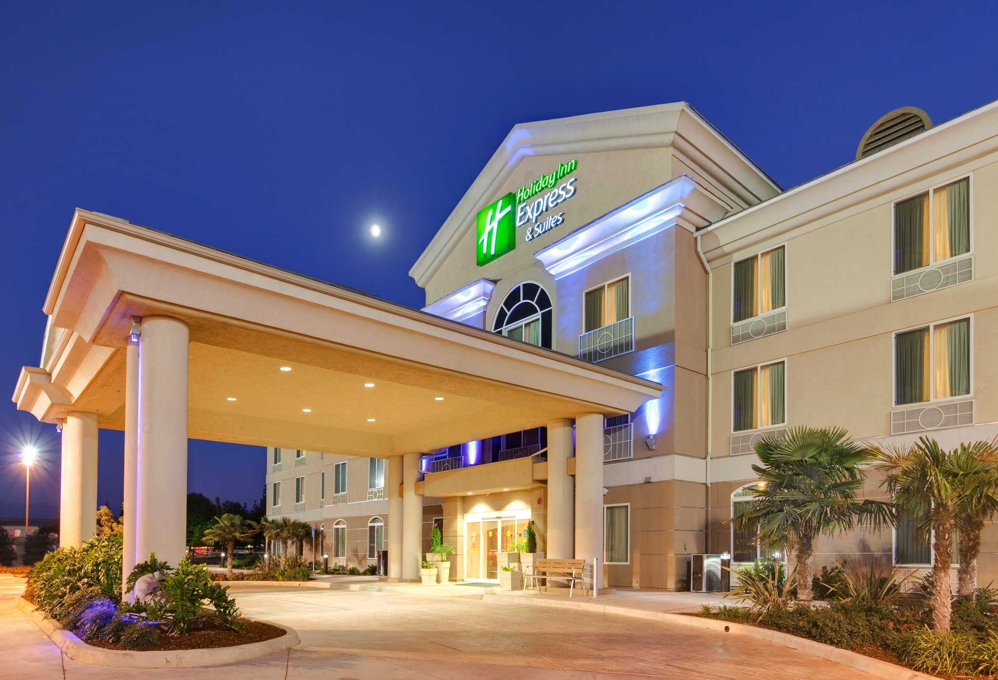 Holiday Inn Express Hotel & Suites Porterville in Porterville, CA