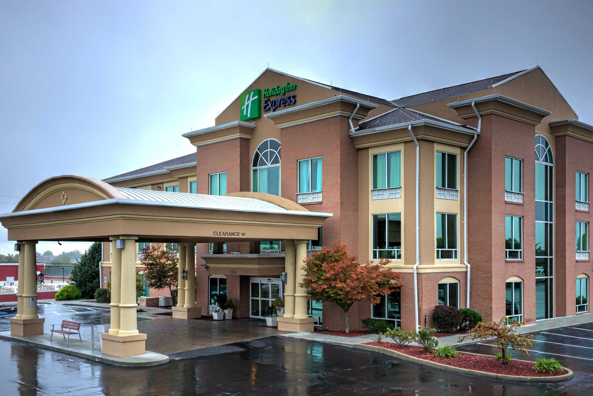 Holiday Inn Express Hotel & Suites Richmond in Richmond, KY