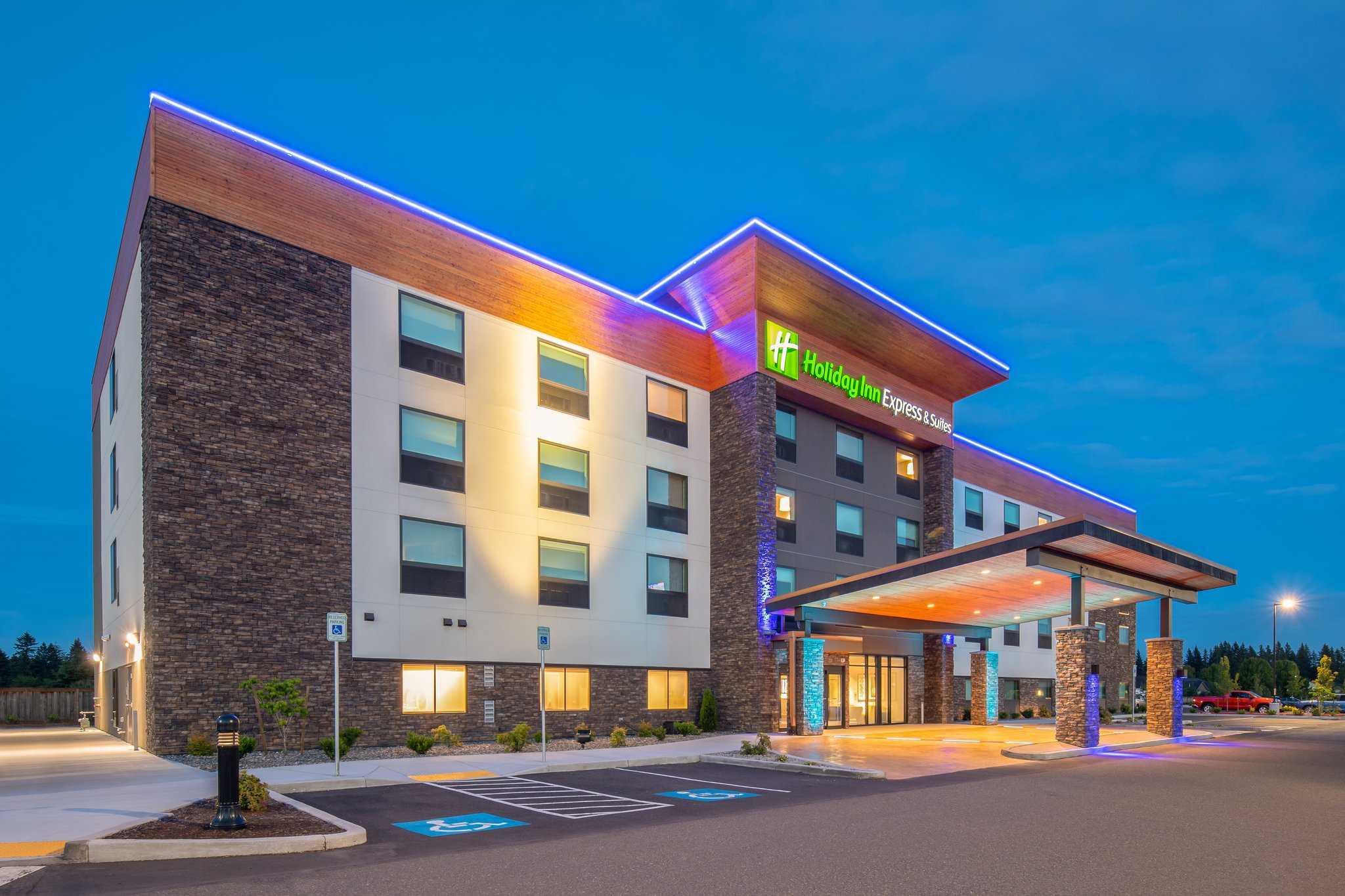 Holiday Inn Express & Suites Camas in Camas, WA