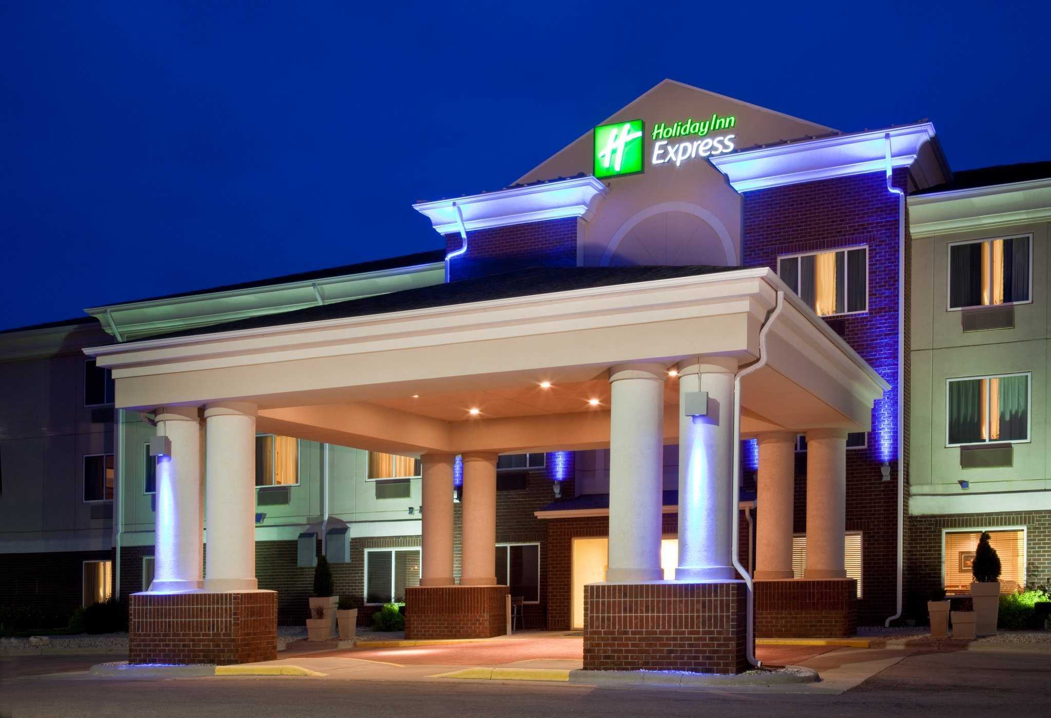 Holiday Inn Express Hotel & Suites Vermillion in Vermillion, SD