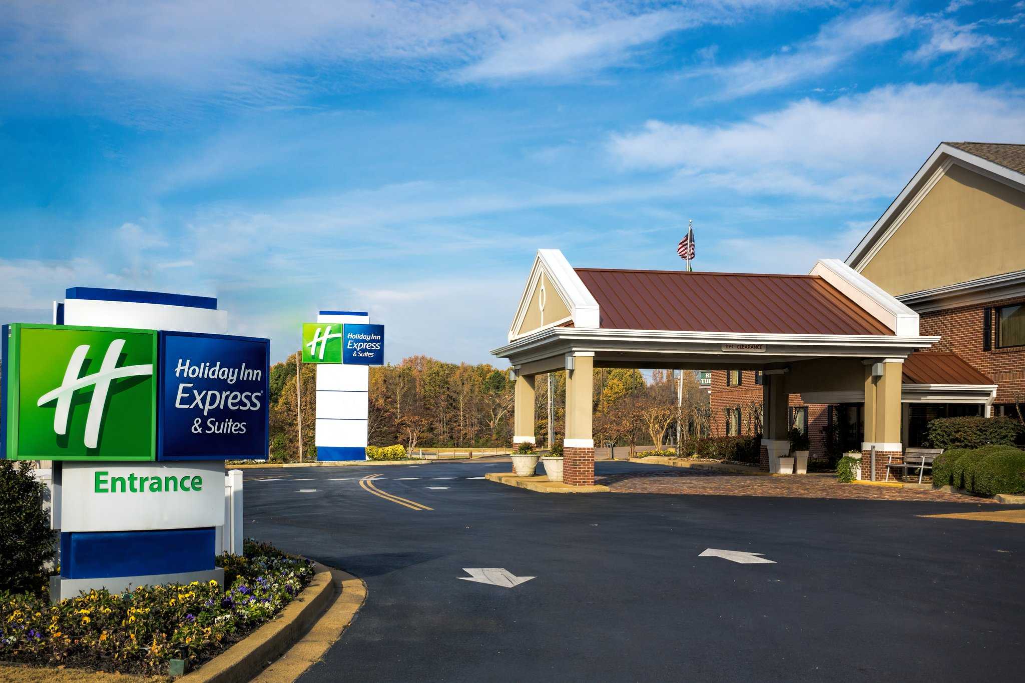 Holiday Inn Express Hotel & Suites Corinth in Corinth, MS