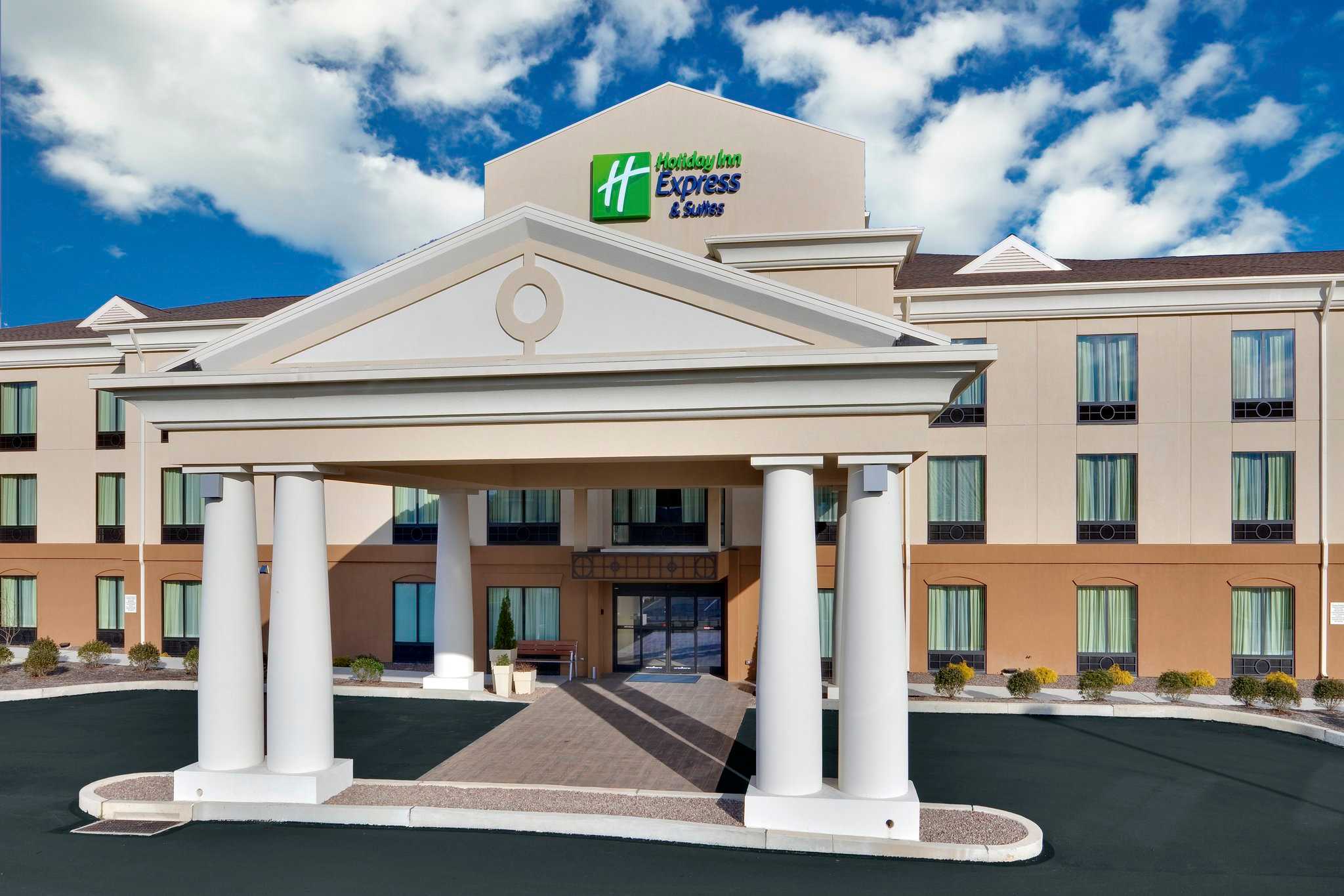 Holiday Inn Express Hotel & Suites Lebanon in Libano, PA