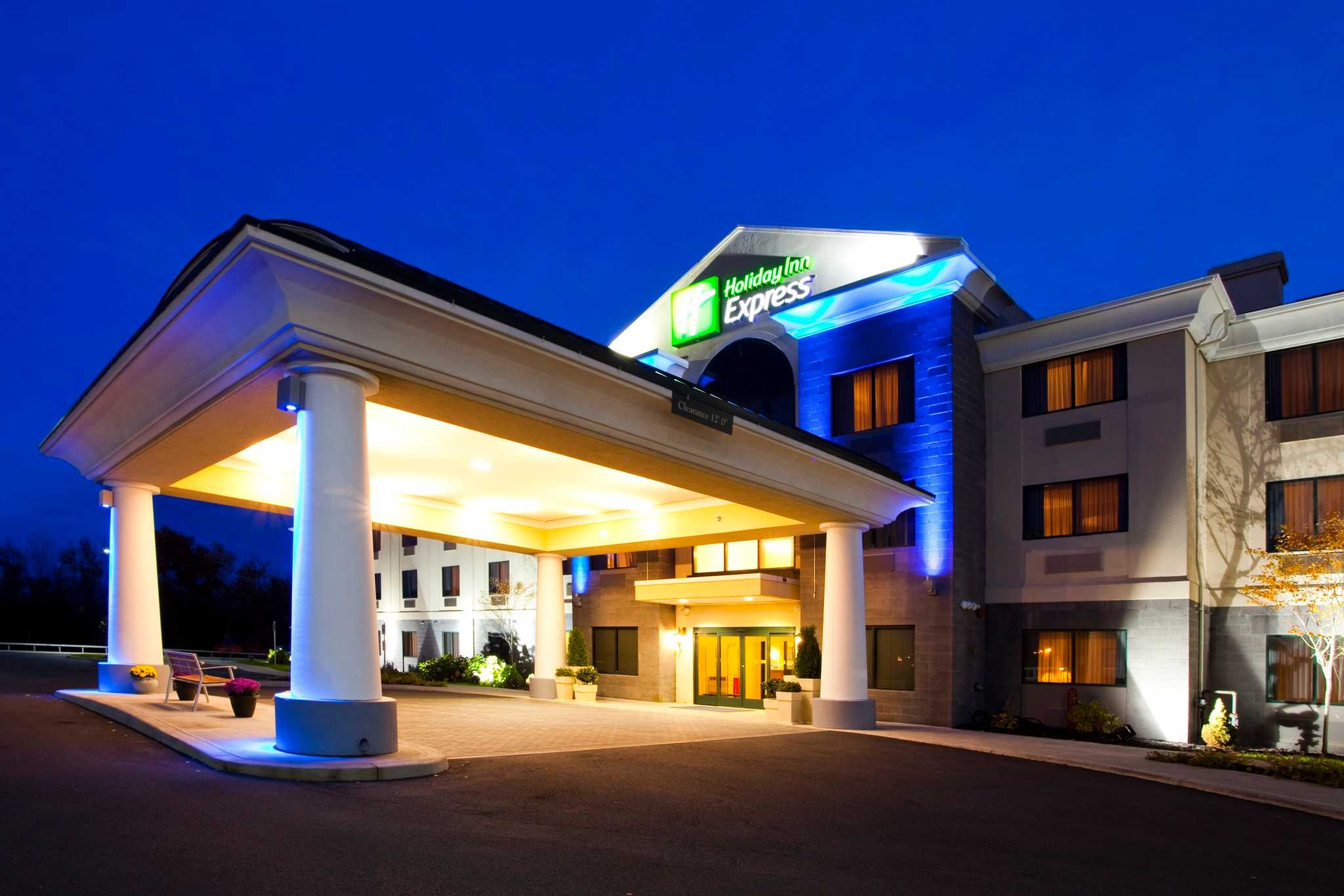 Holiday Inn Express Syracuse Airport in Syracuse, NY