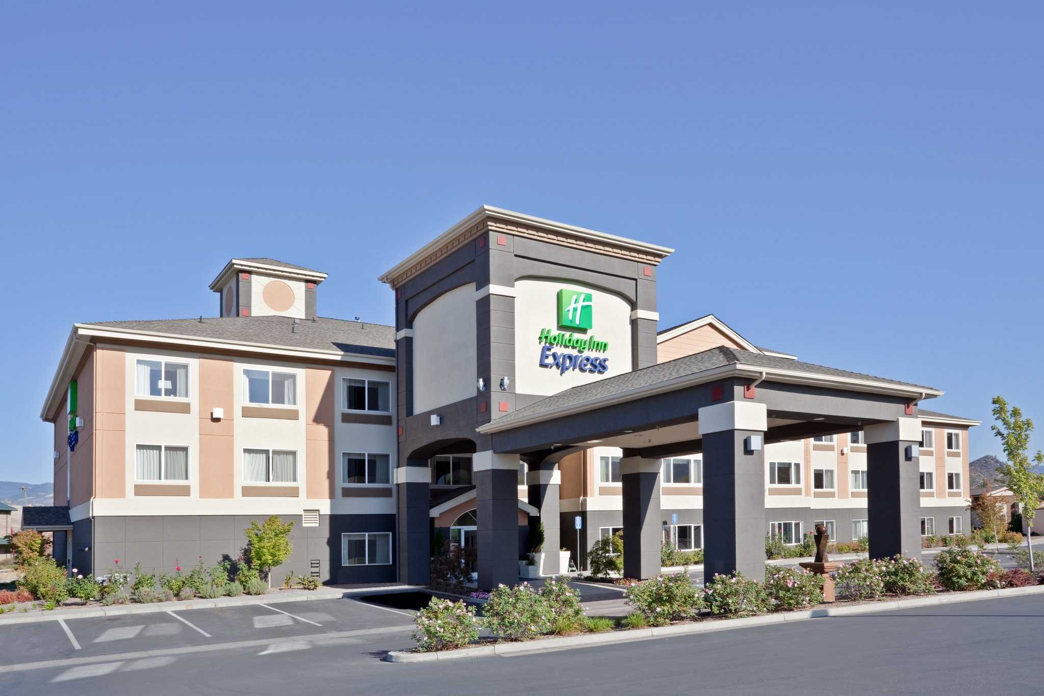 Holiday Inn Express Hotel & Suites Ashland in Ashland, OR