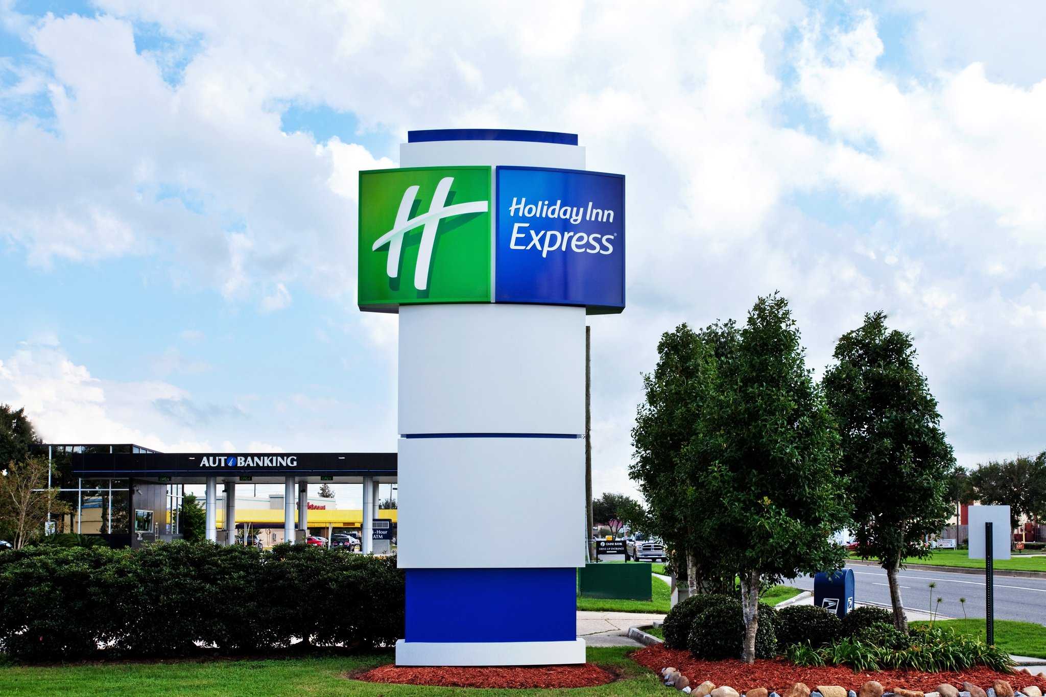 Holiday Inn Express Hotel Harvey Marrero in Harvey, LA