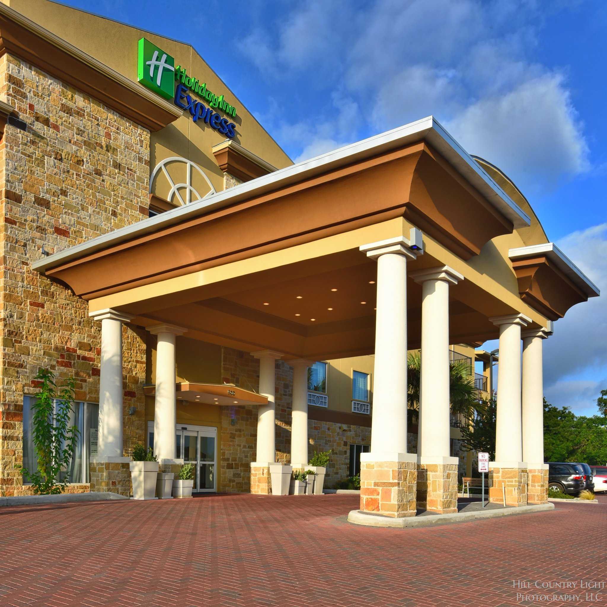 Holiday Inn Express and Suites - Fredericksburg in Fredericksburg, TX