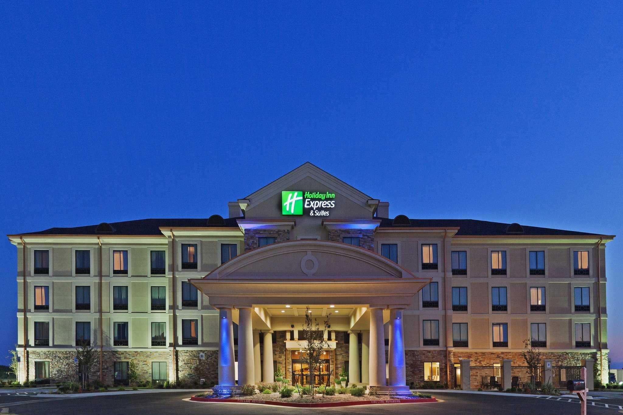 Holiday Inn Express Hotel & Suites Poteau in Poteau, OK