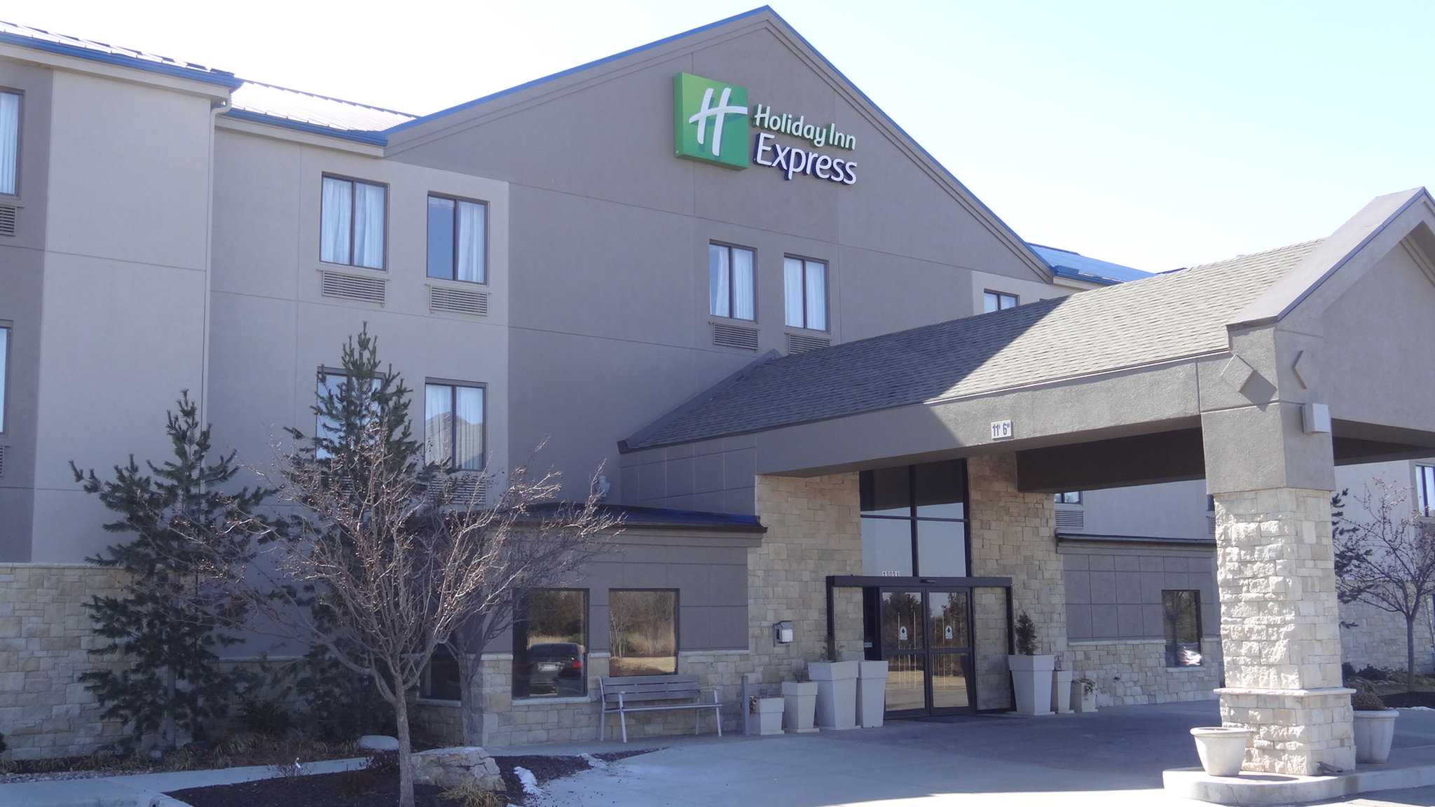 Holiday Inn Express Hotel Kansas City Bonner Springs in Bonner Springs, KS