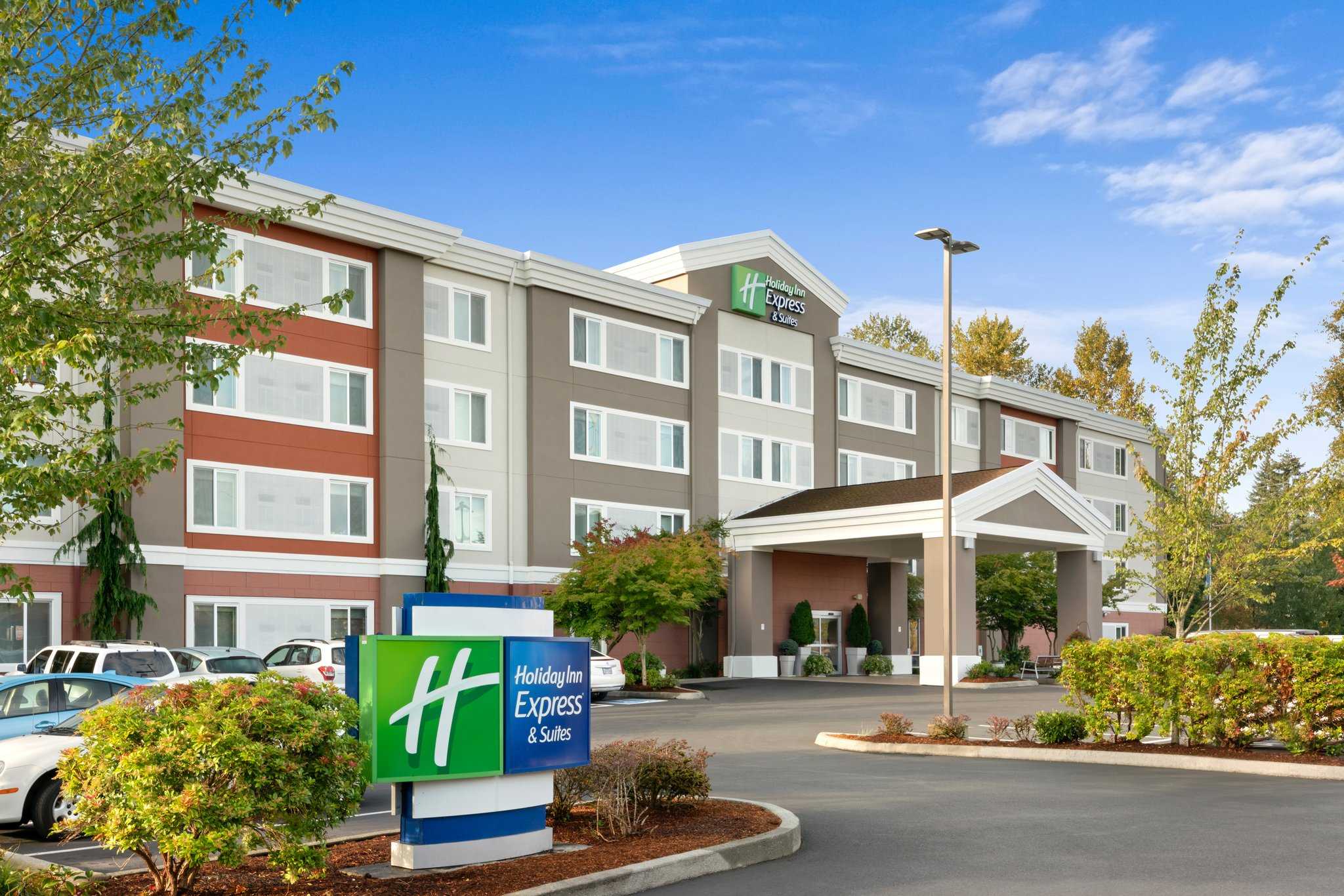 Holiday Inn Express Hotel & Suites Marysville in Marysville, WA