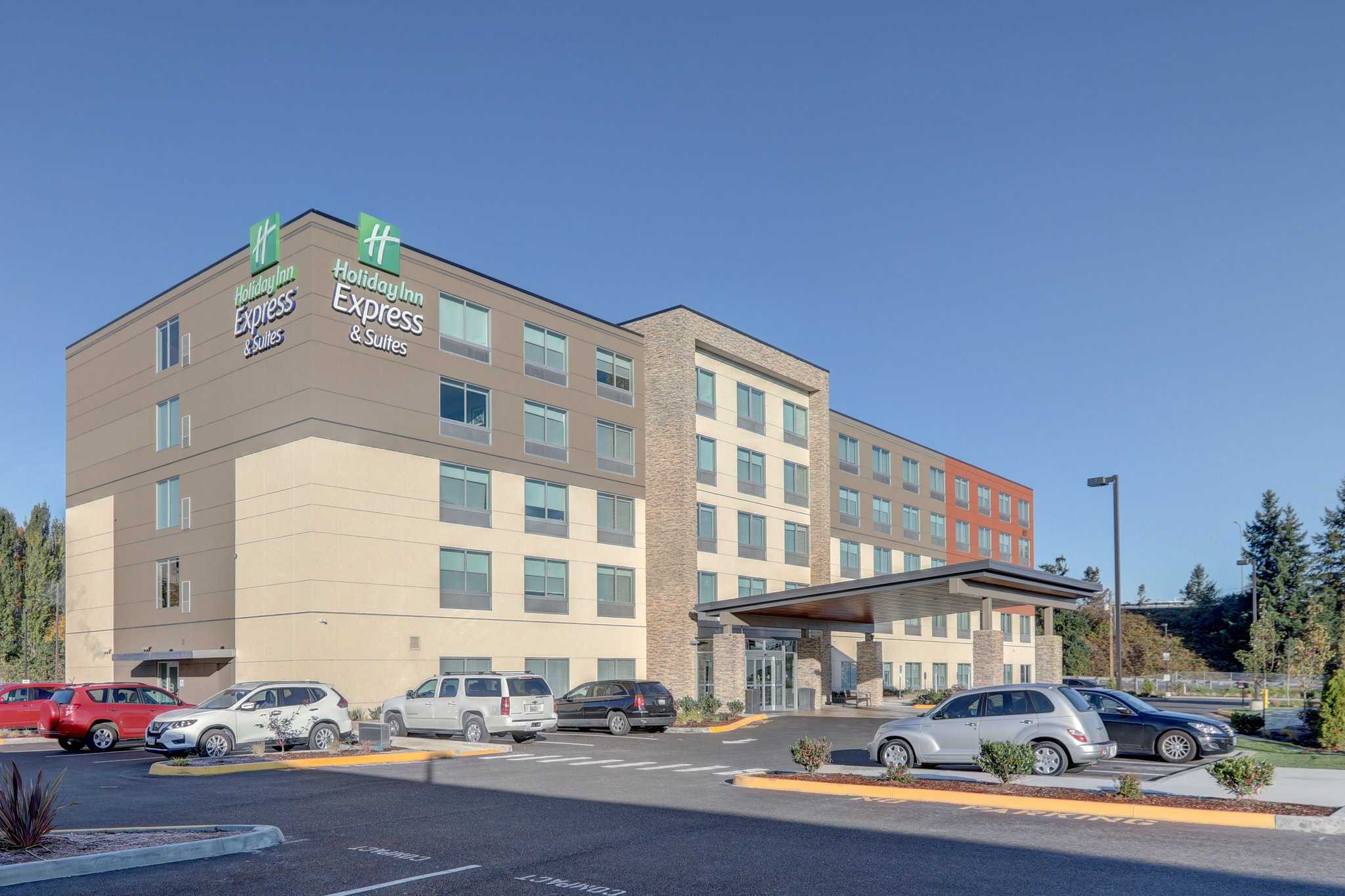 Holiday Inn Express & Suites Auburn Downtown in рыжеватый, WA