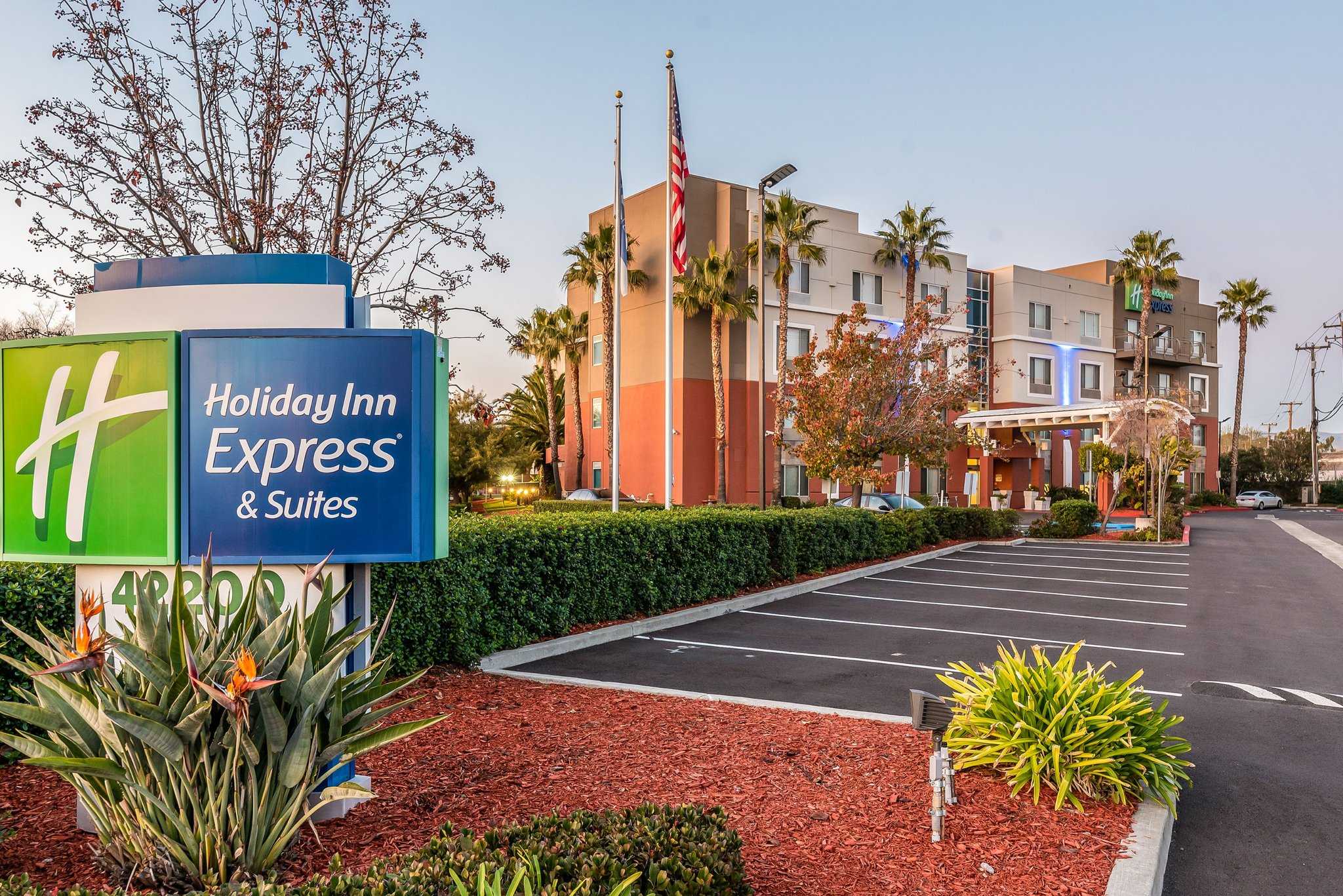 Holiday Inn Express & Suites Fremont - Milpitas Central in Фримонт, CA